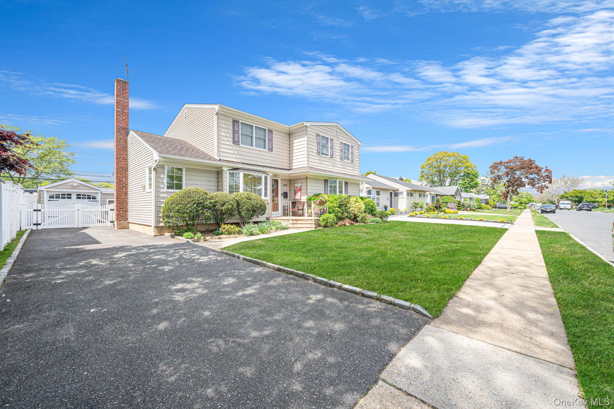 568 Chestnut Lane