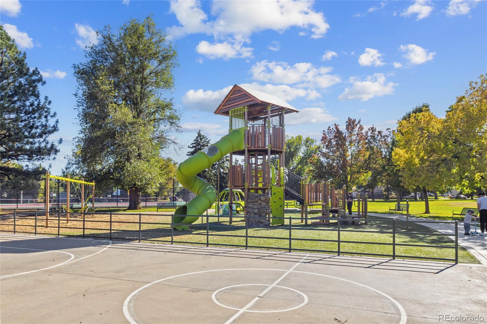 3299 W Dakota Avenue