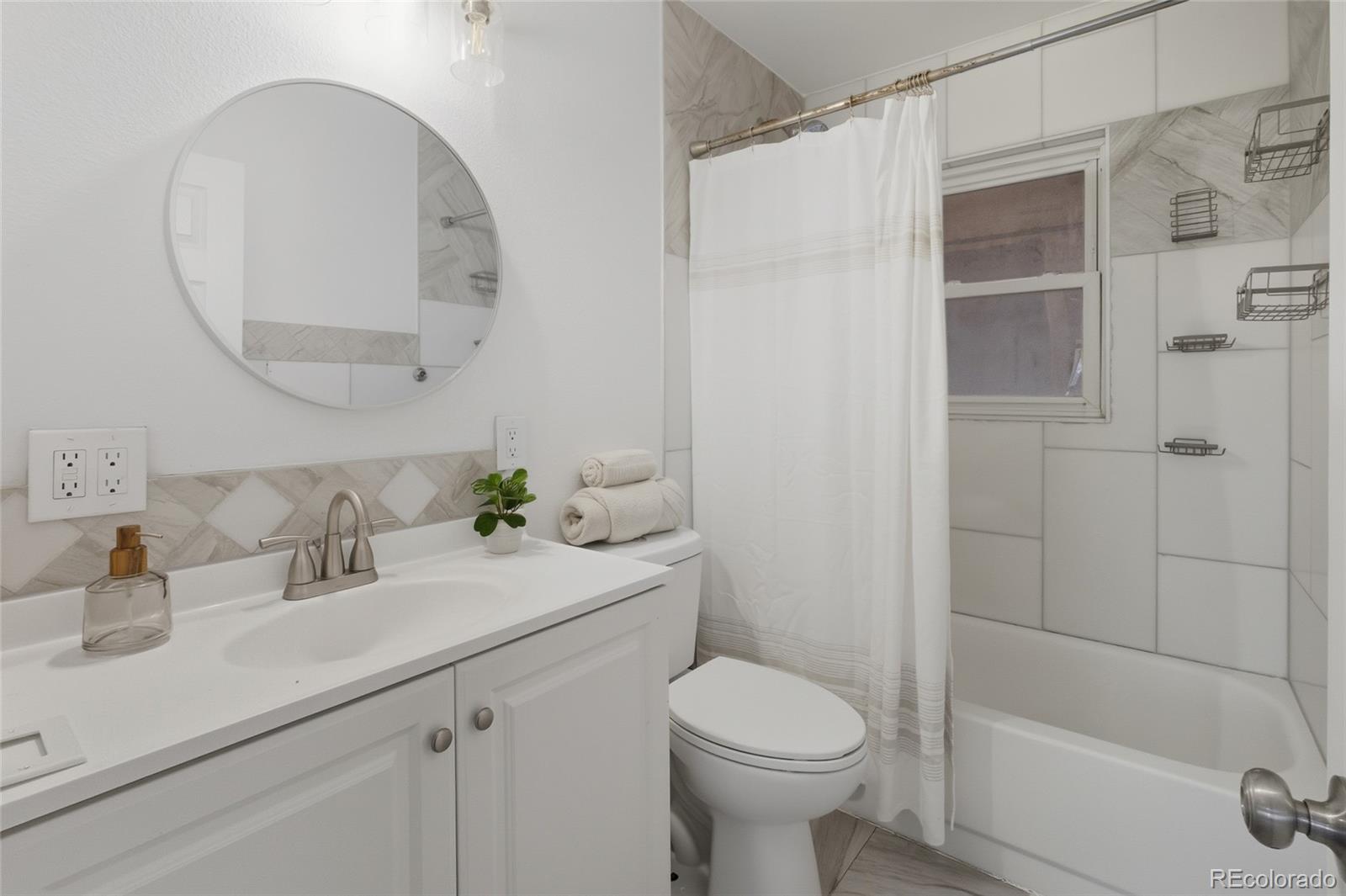 3299 W Dakota Avenue