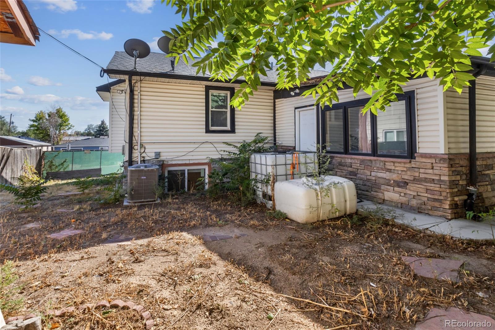 3299 W Dakota Avenue