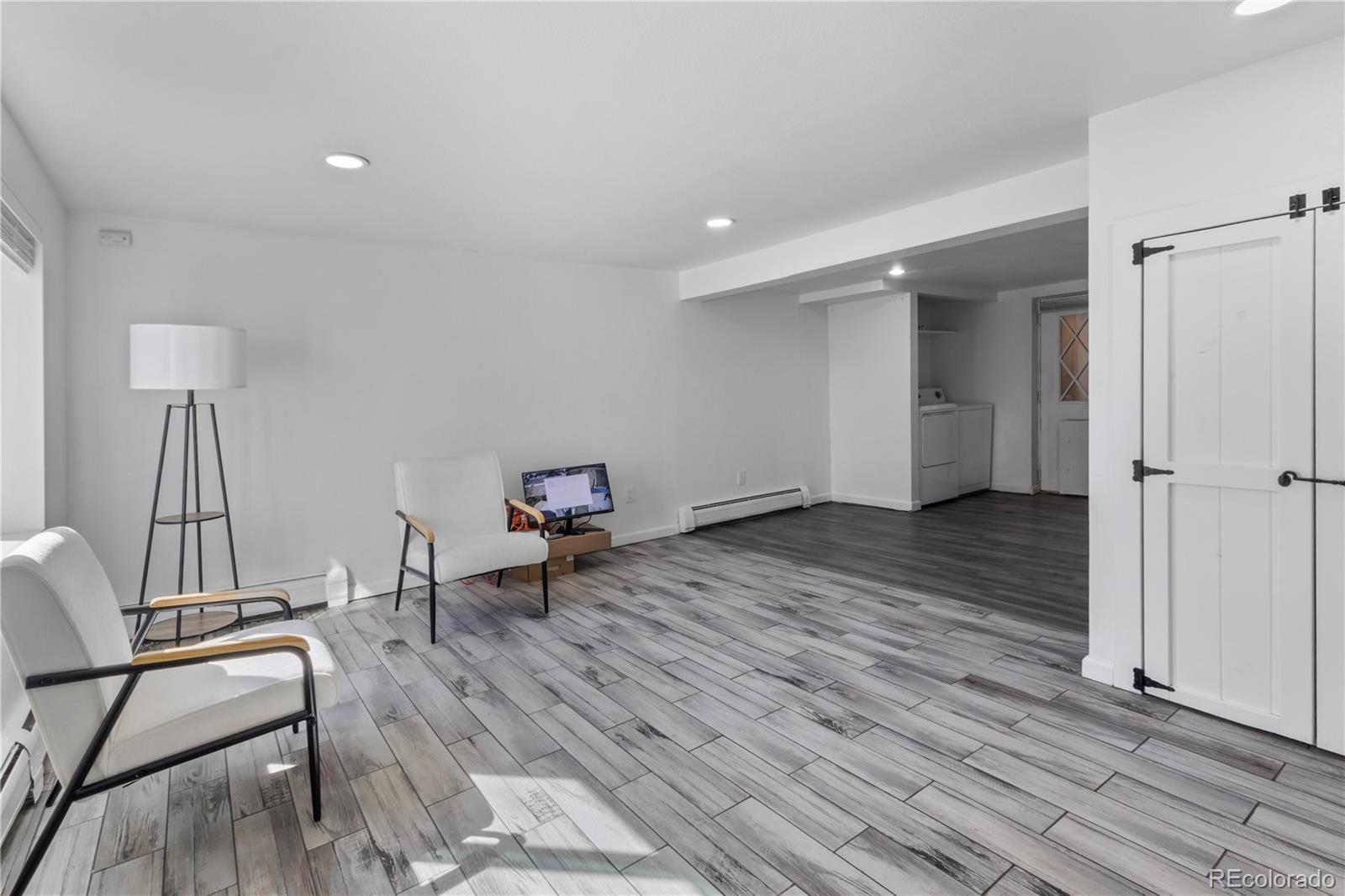 3299 W Dakota Avenue