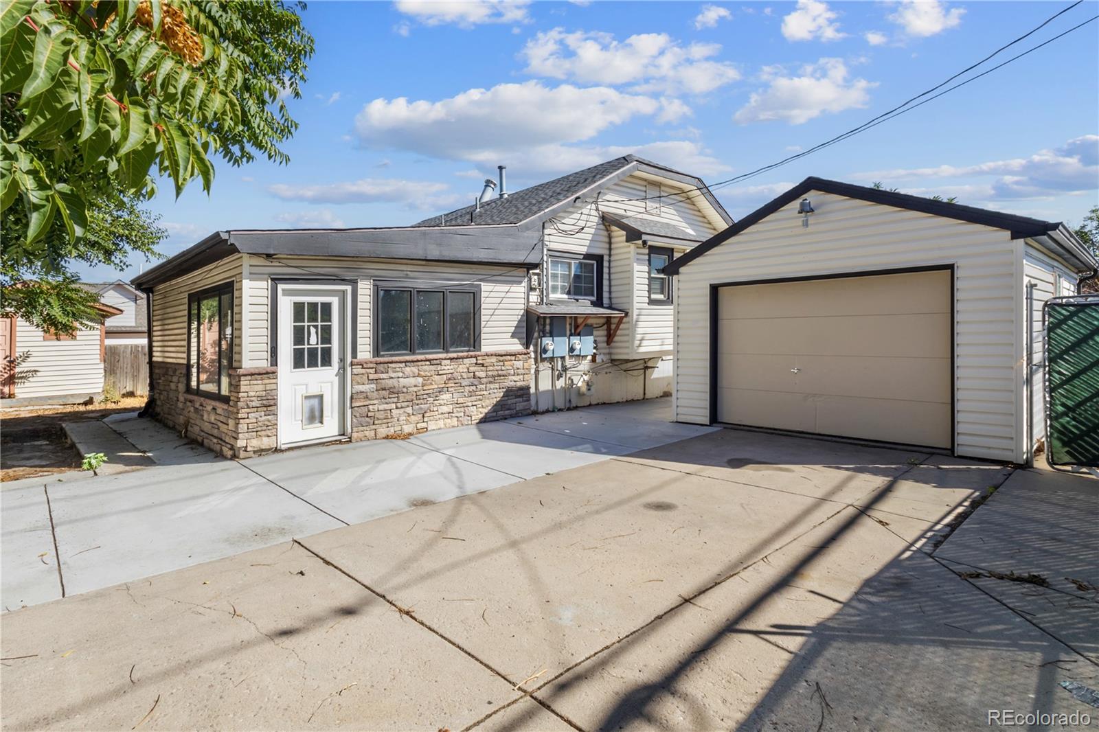 3299 W Dakota Avenue