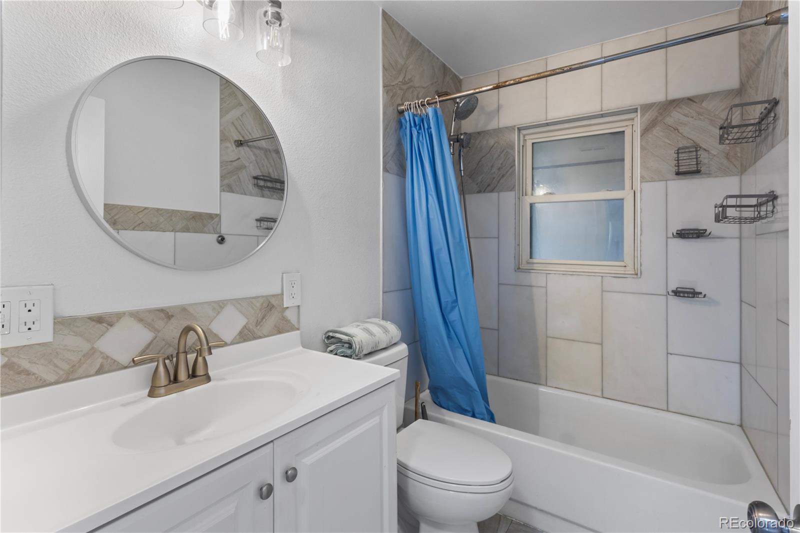 3299 W Dakota Avenue