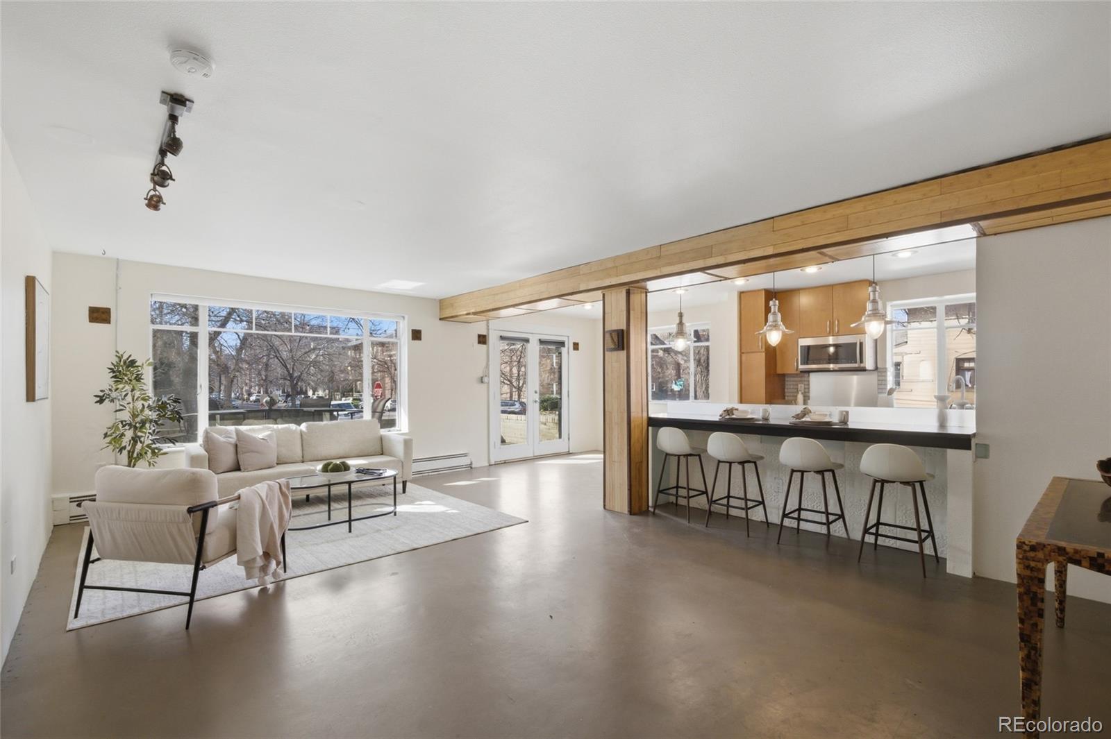 500 E 11th Avenue Unit: 201