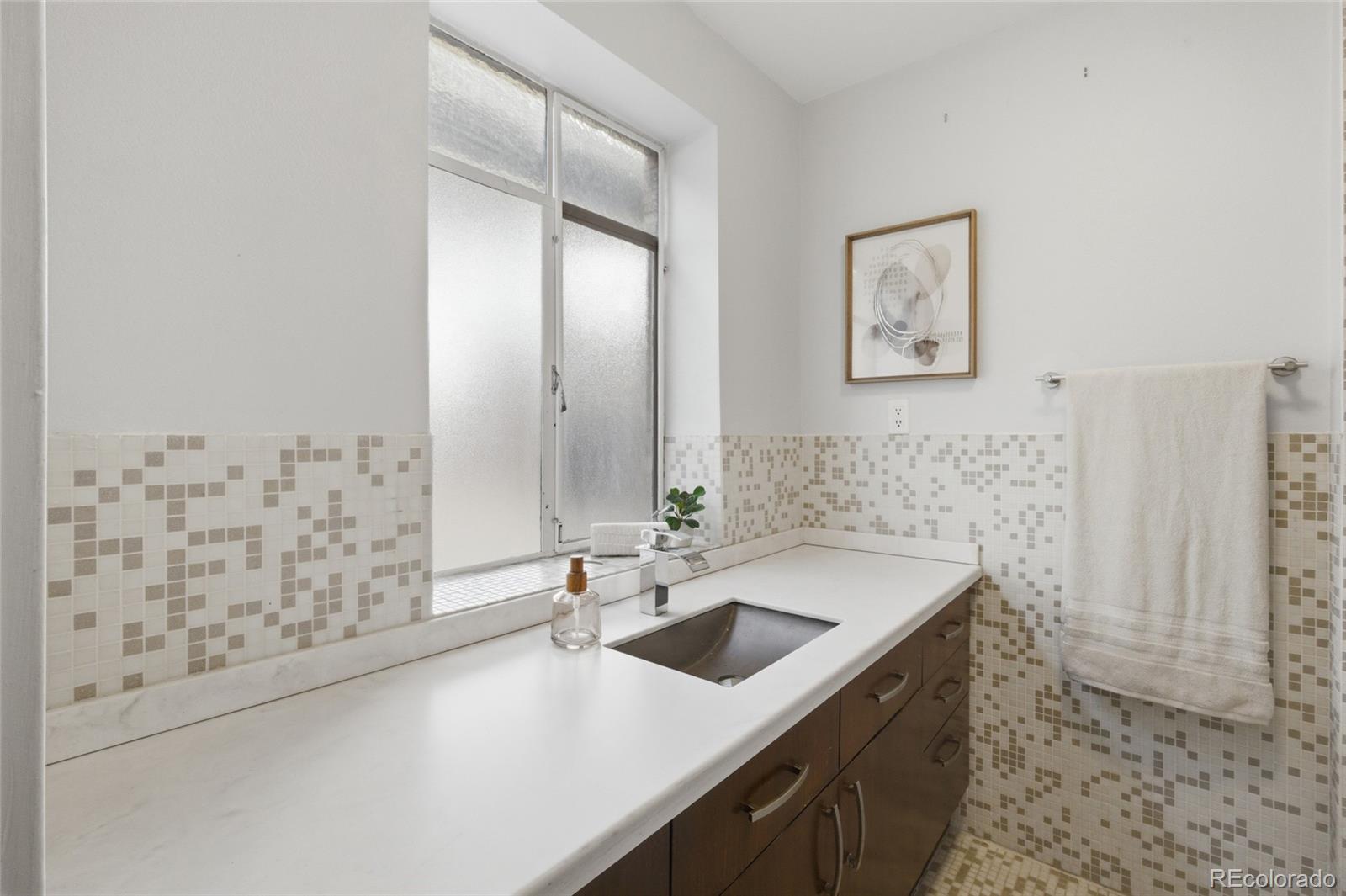 500 E 11th Avenue Unit: 201