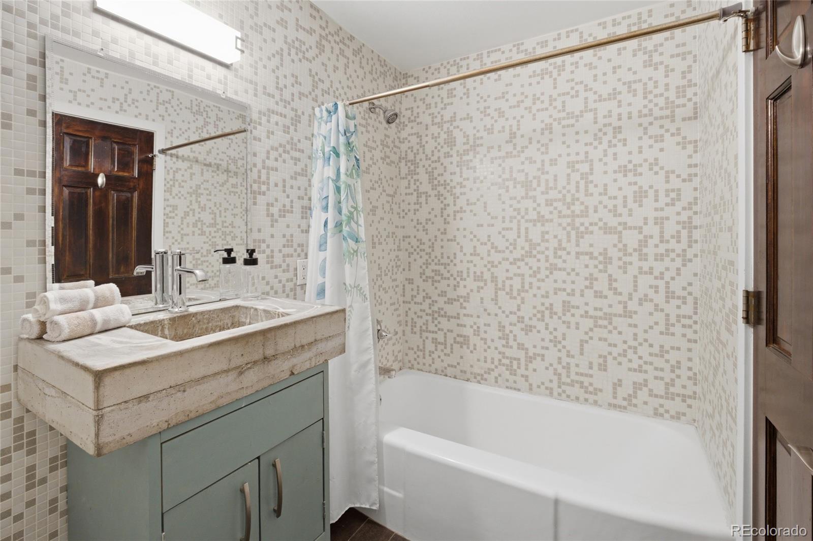 500 E 11th Avenue Unit: 201