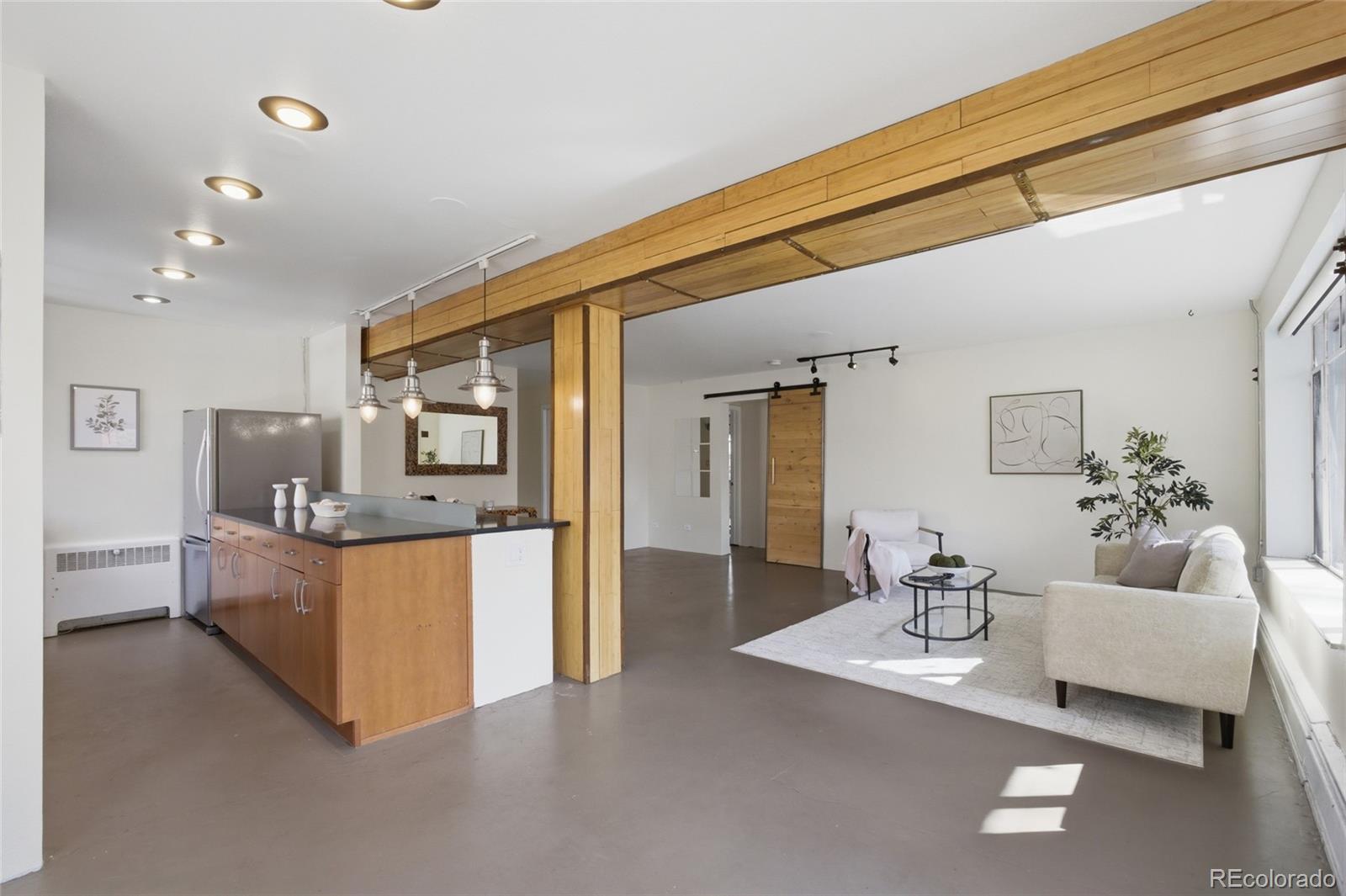 500 E 11th Avenue Unit: 201