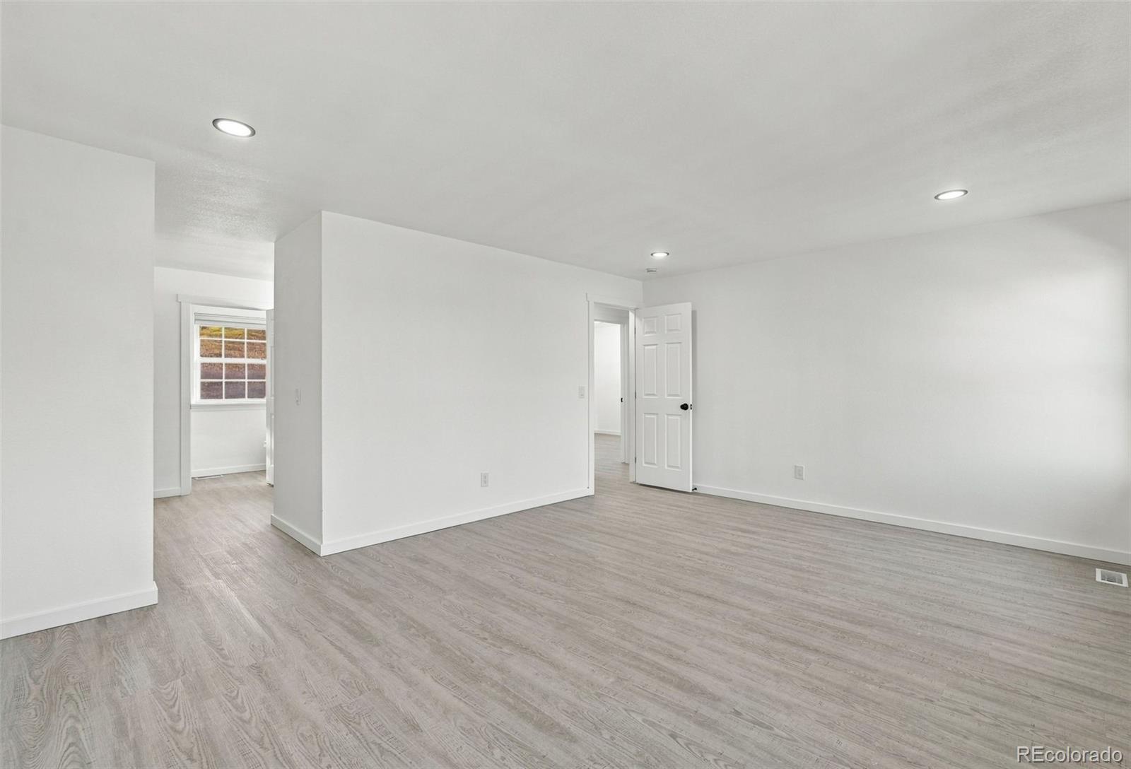 3224 W 11th Avenue Drive