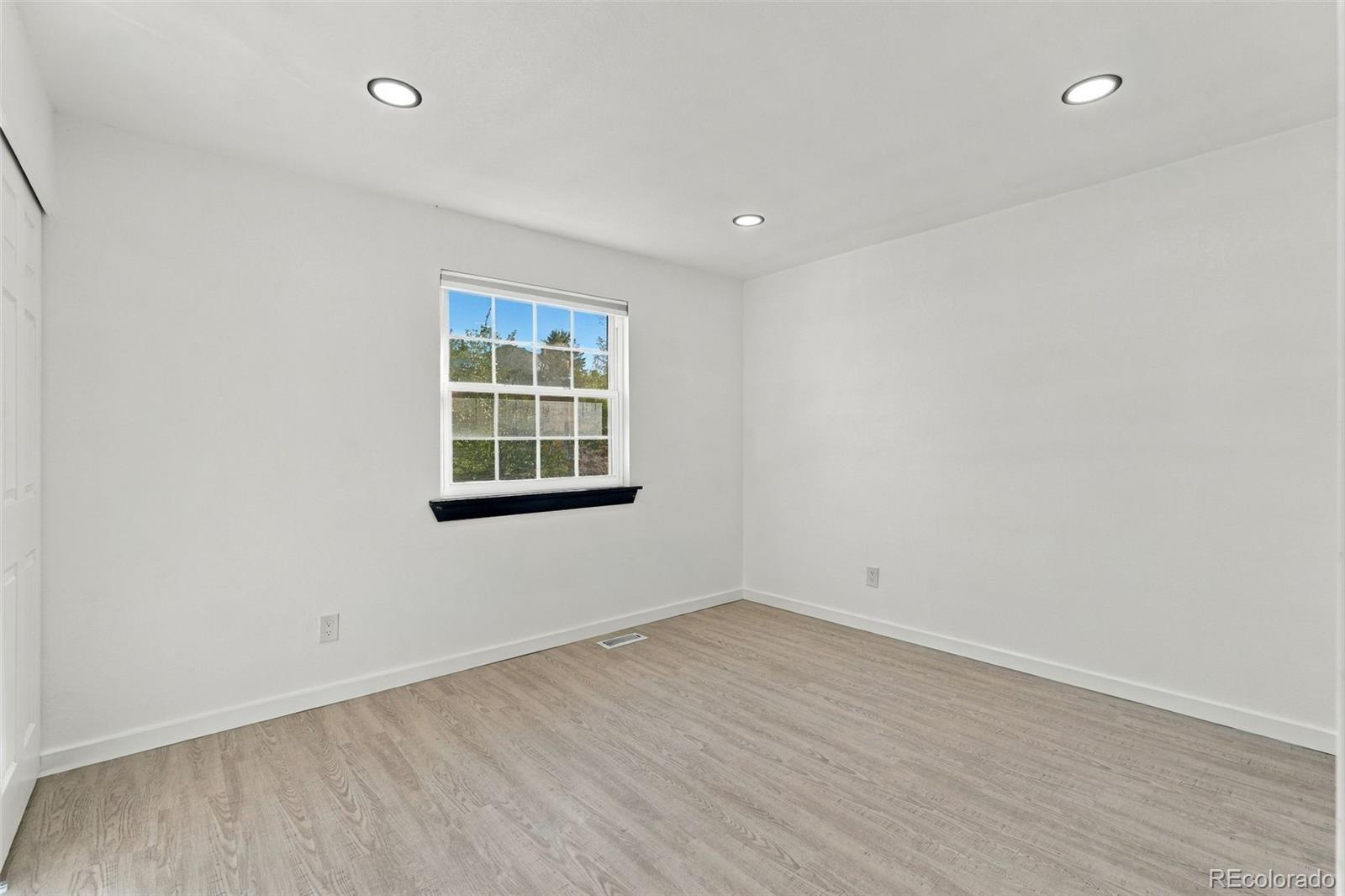 3224 W 11th Avenue Drive