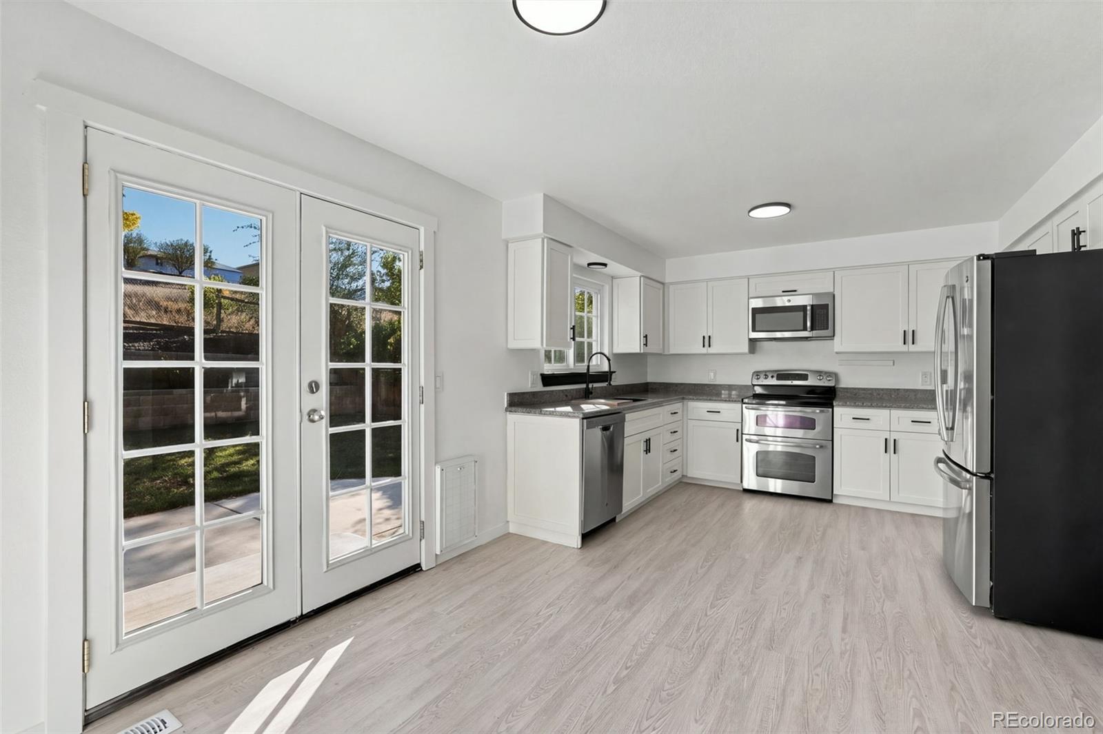3224 W 11th Avenue Drive