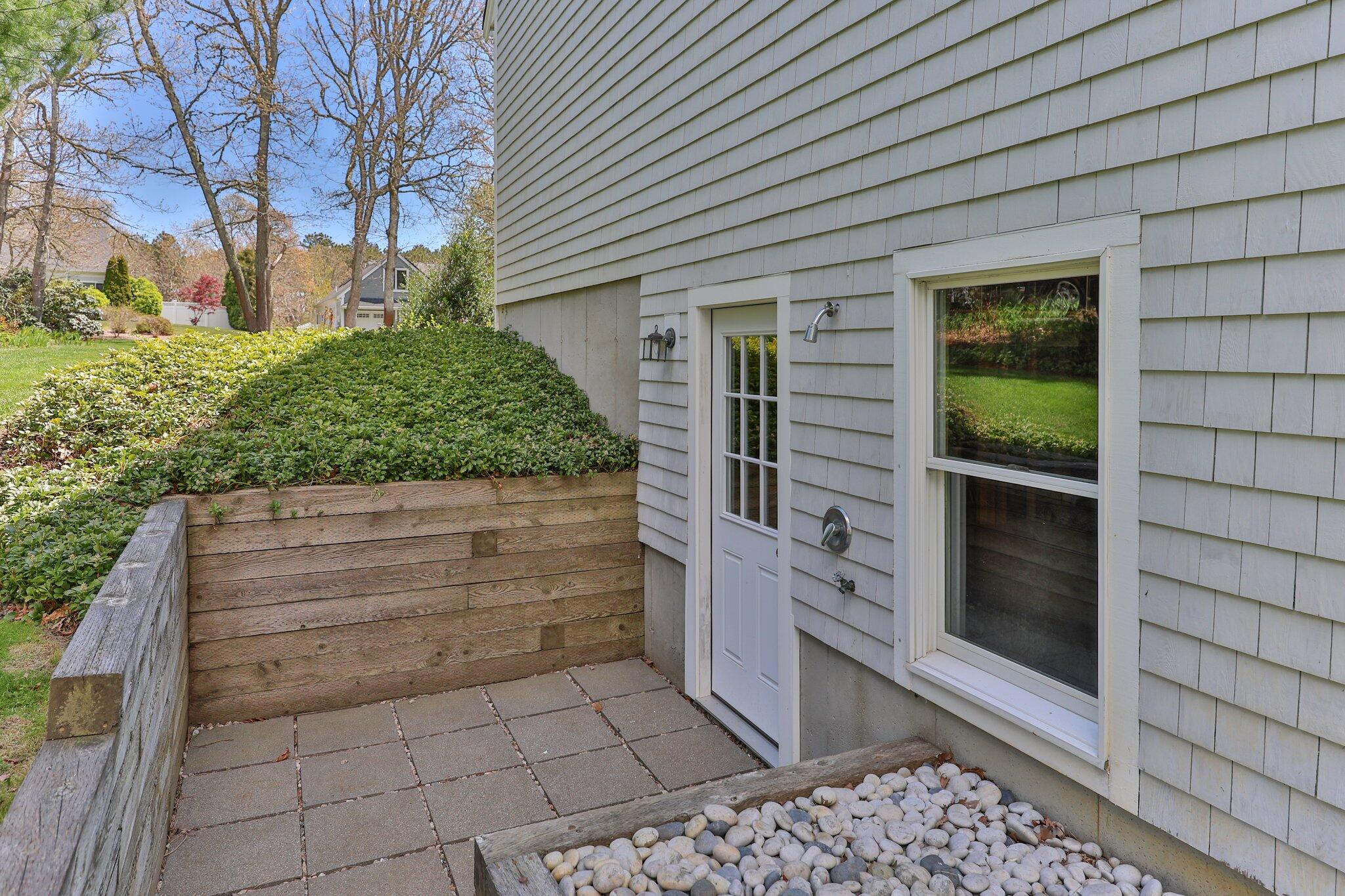 5 Eldridge Pond Road