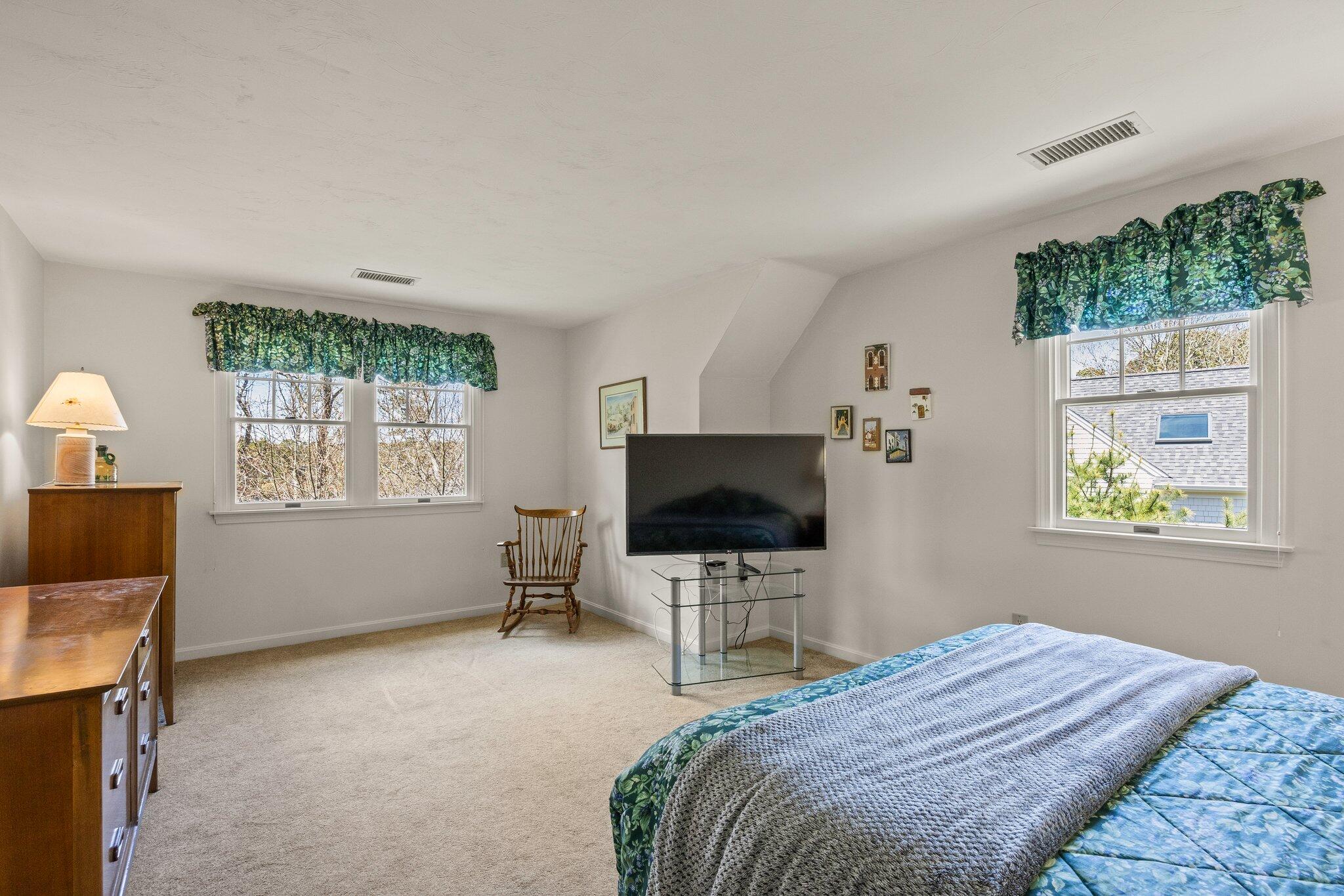 5 Eldridge Pond Road