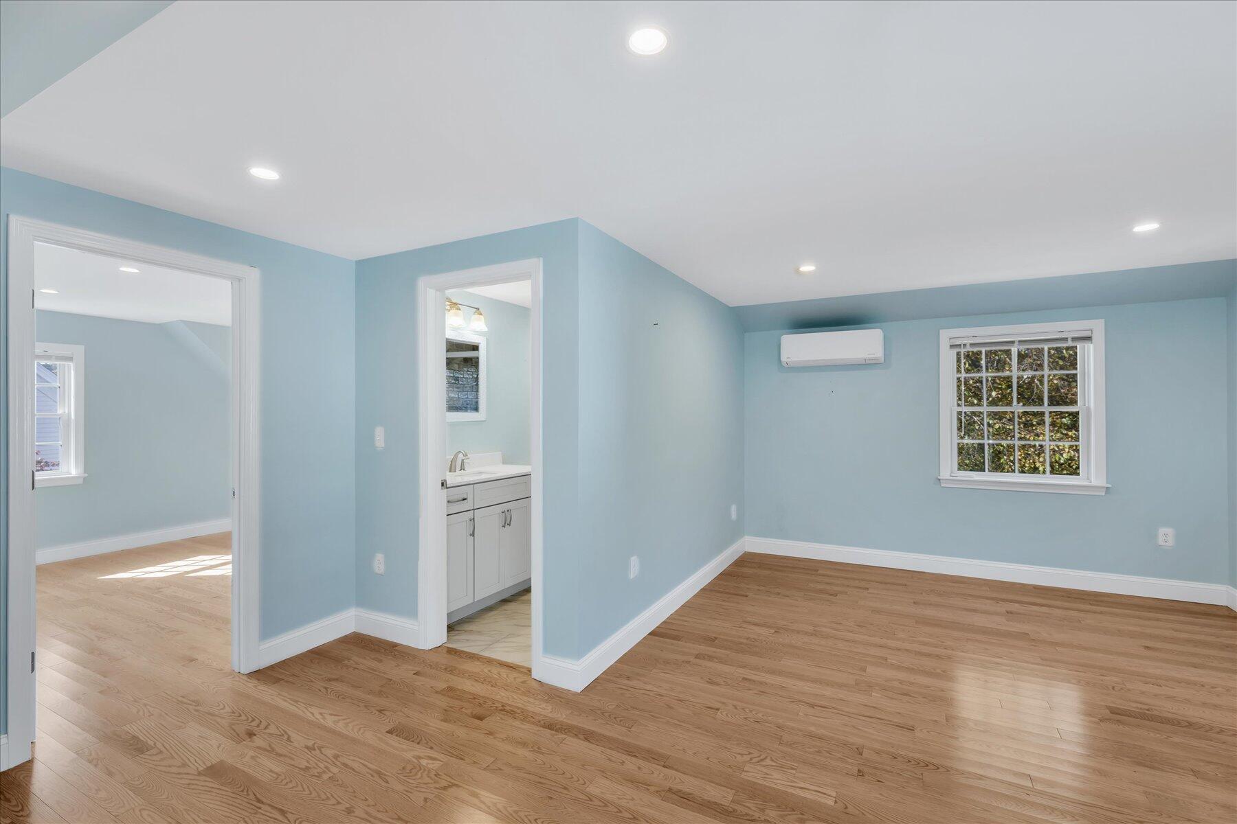 100 Route 28