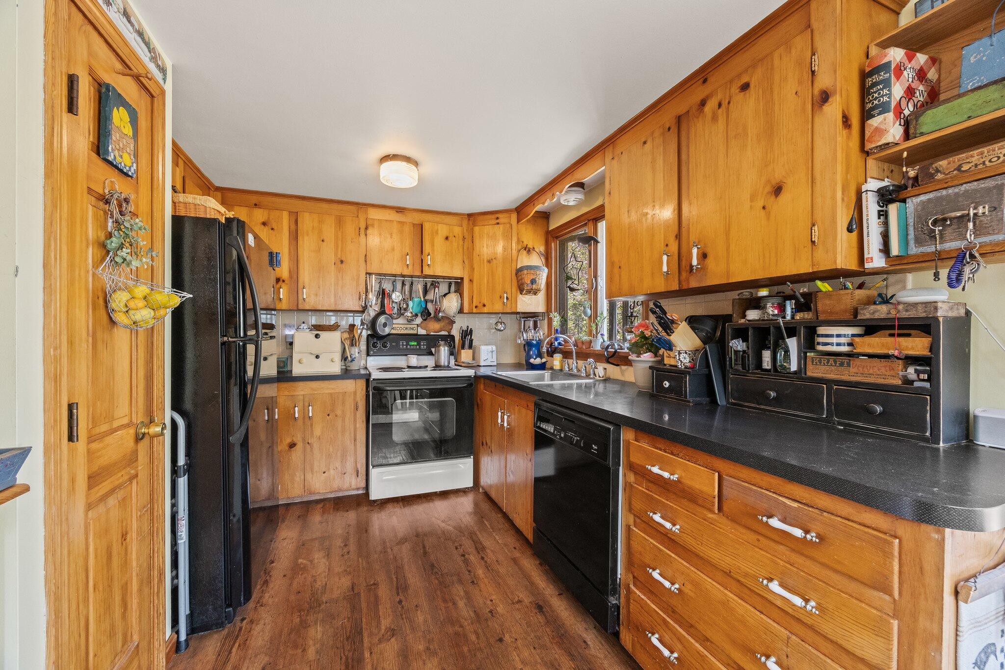 15 Surrey Lane