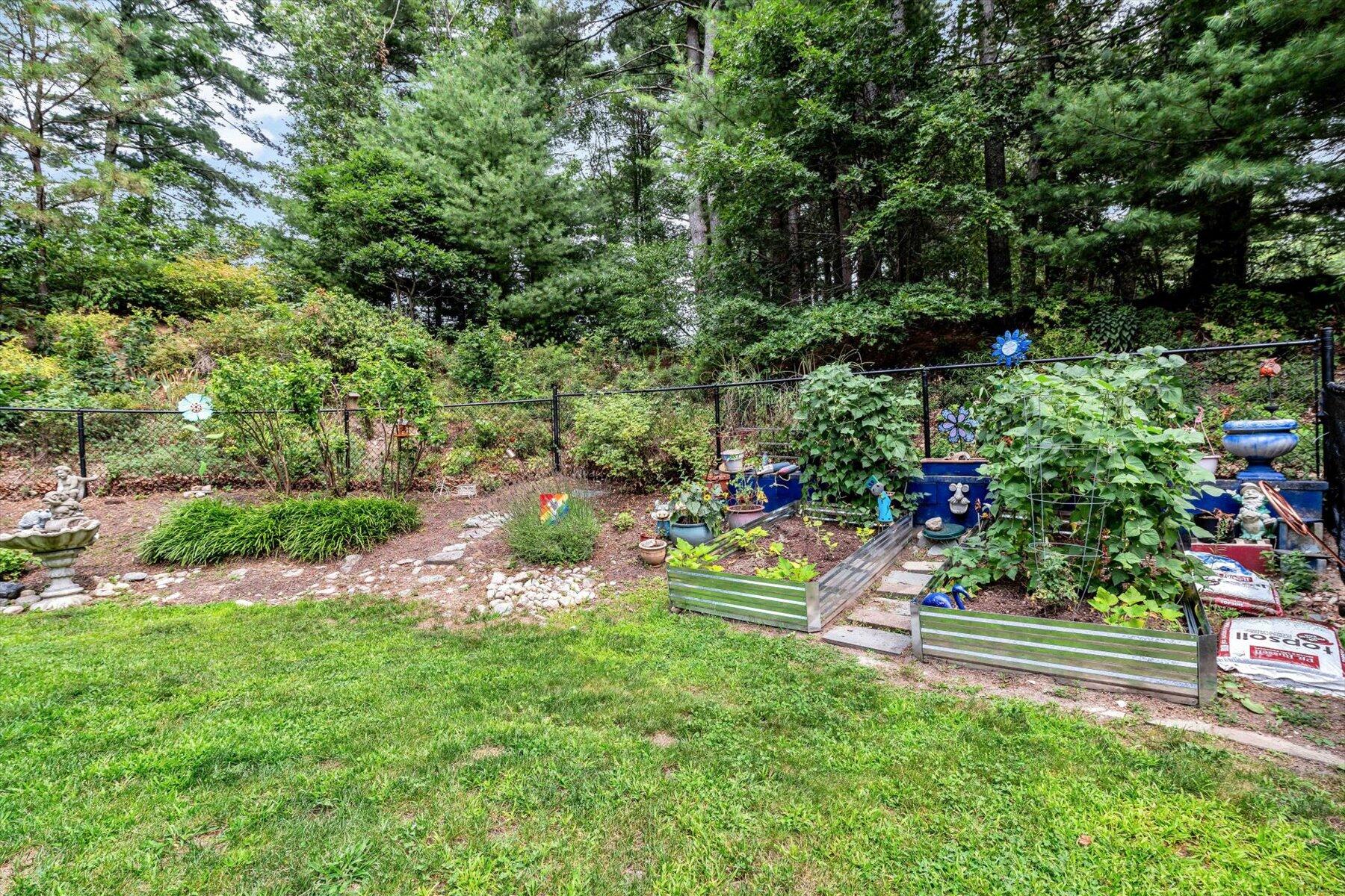 29 Happy Hollow Road