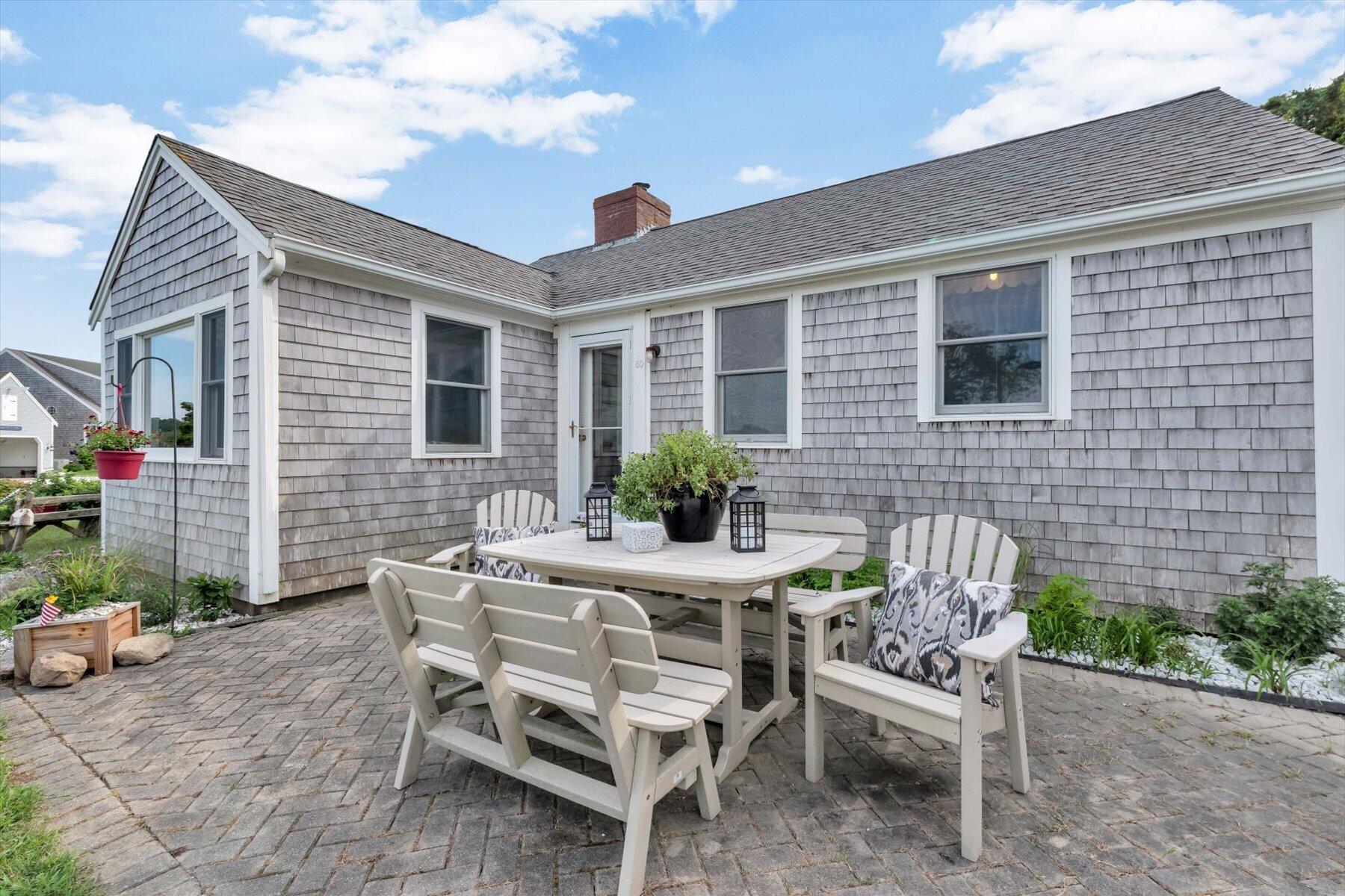 80 Cove Road