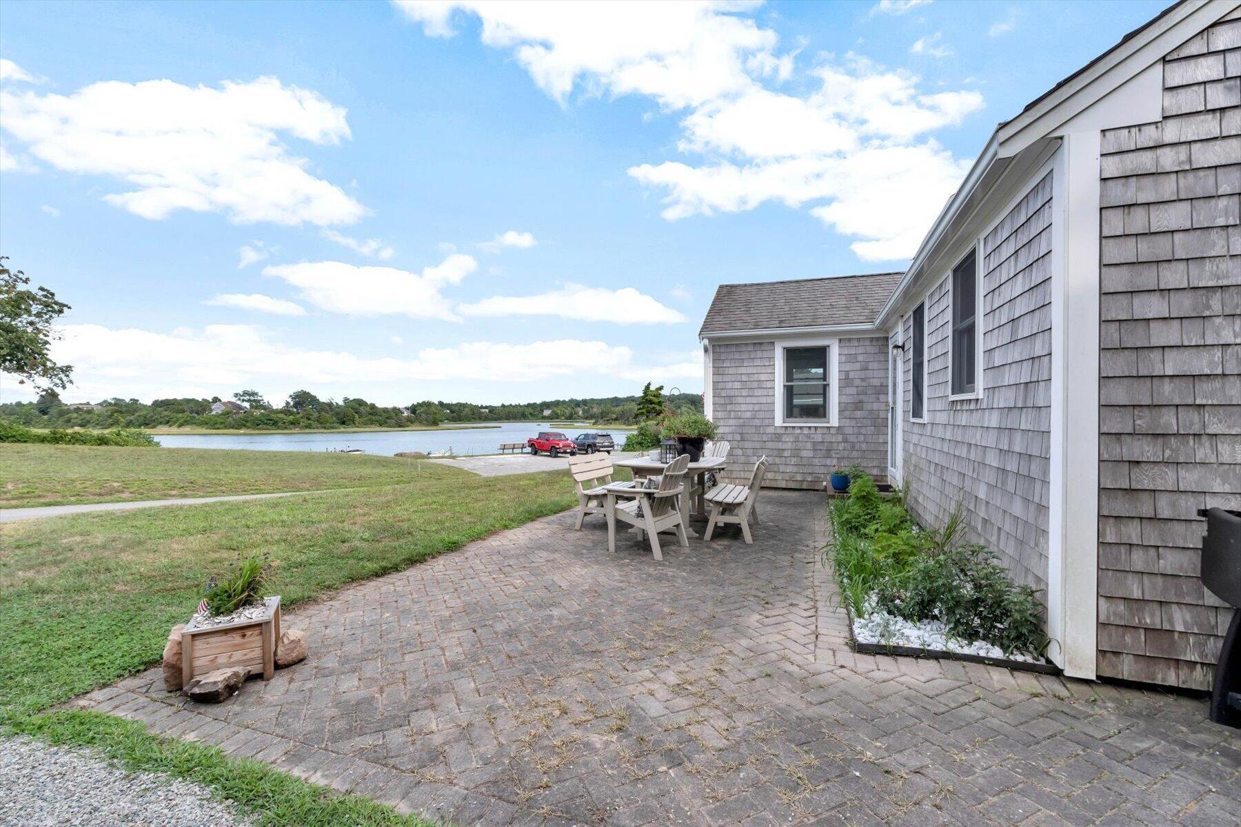 80 Cove Road
