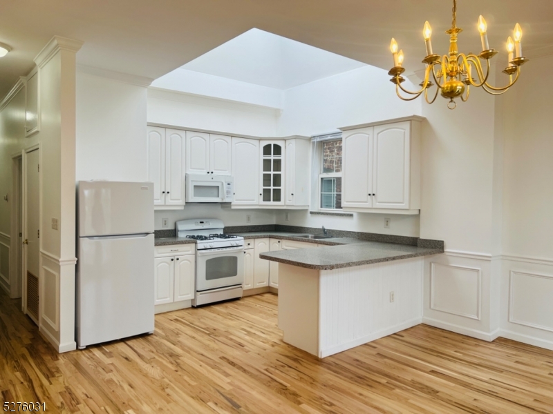 13 NORTH UNION AVENUE 5