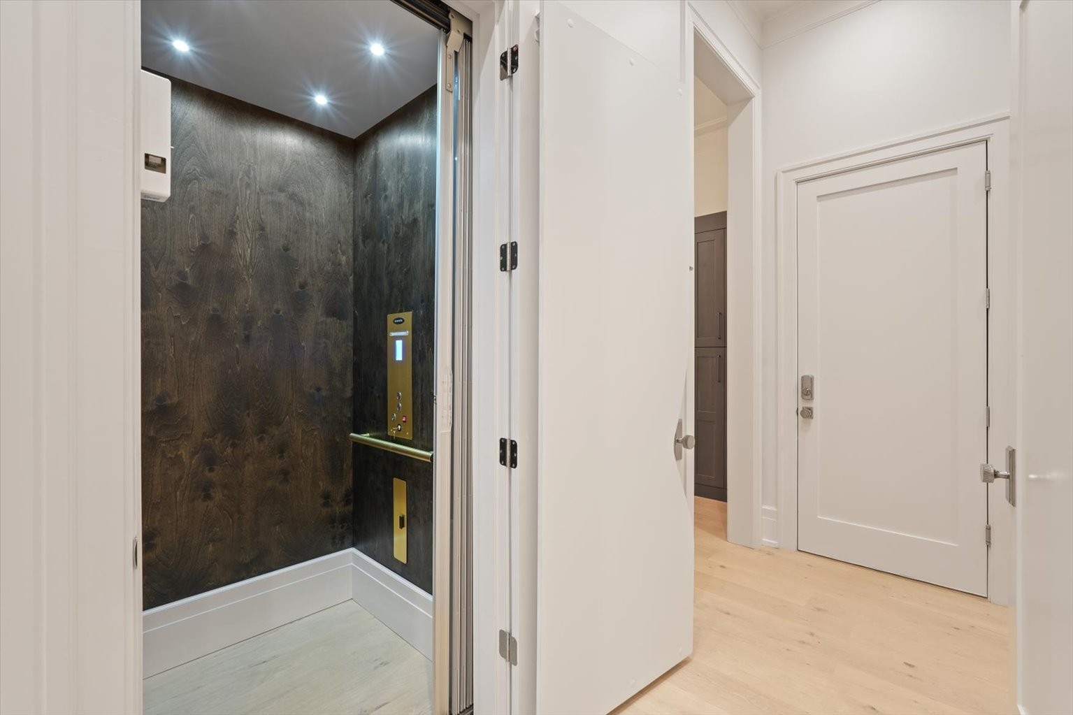 600 Prince Valiant Ct