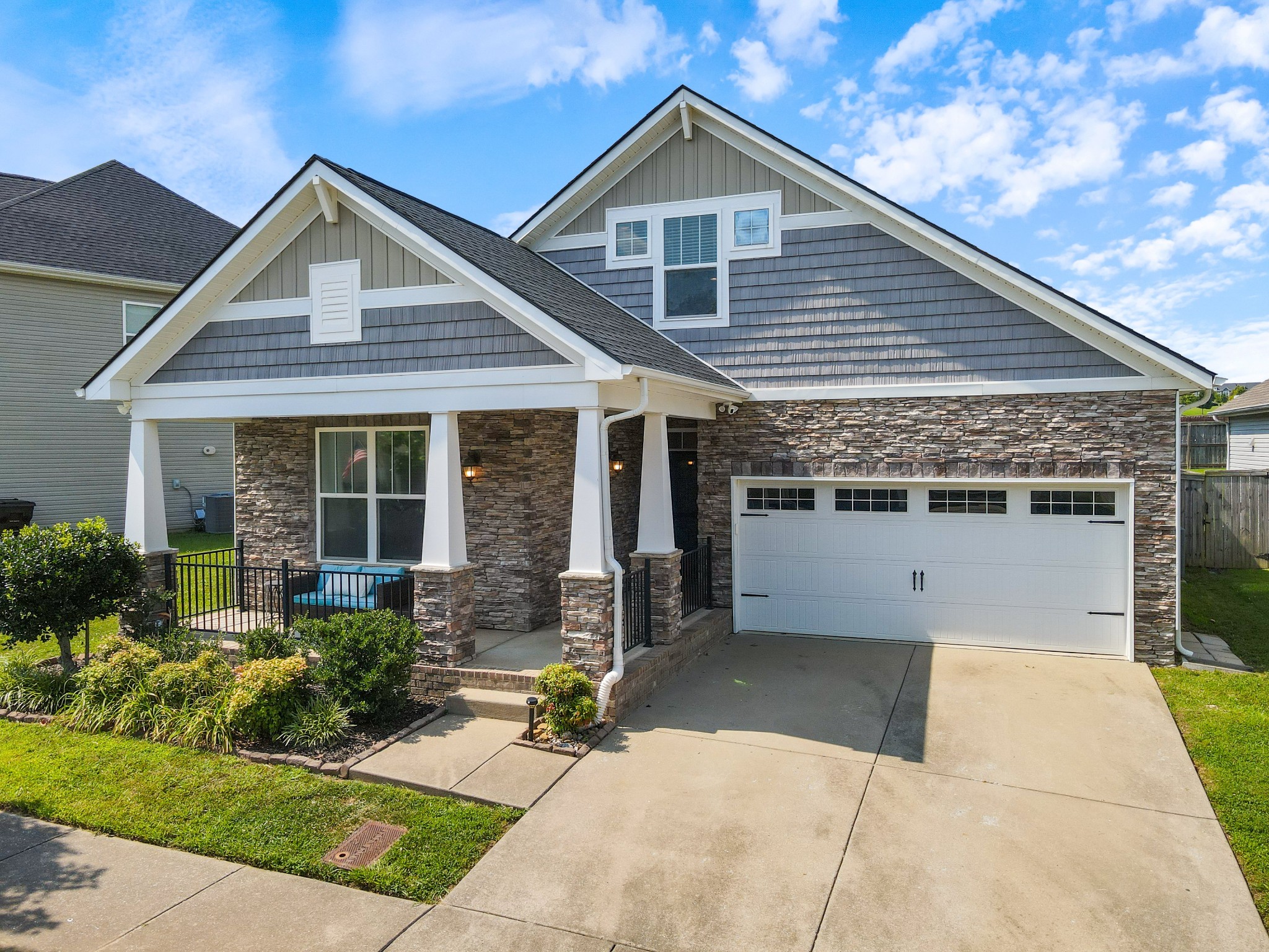 2052 Hickory Brook Dr