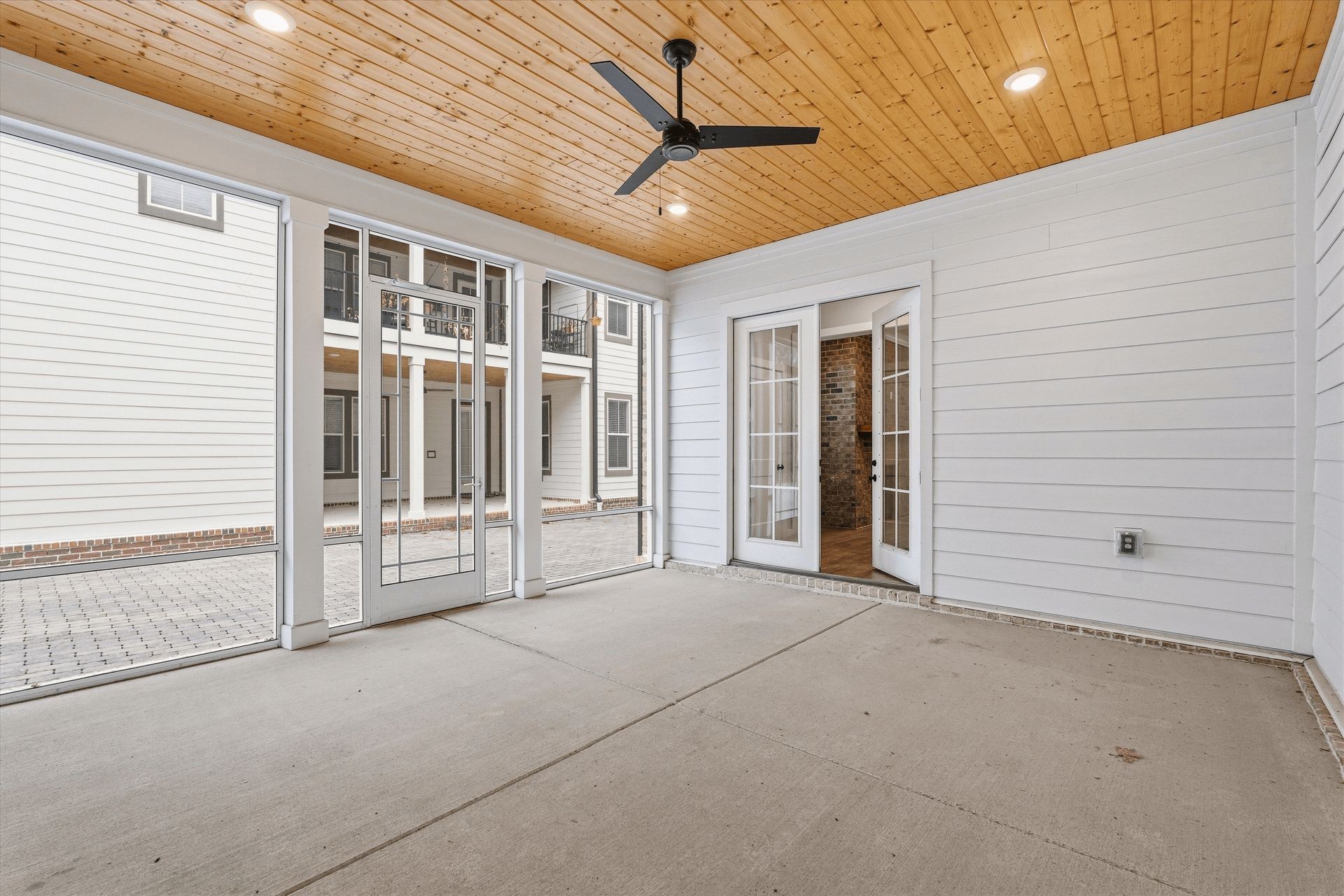 207 Fairground St Unit: 102