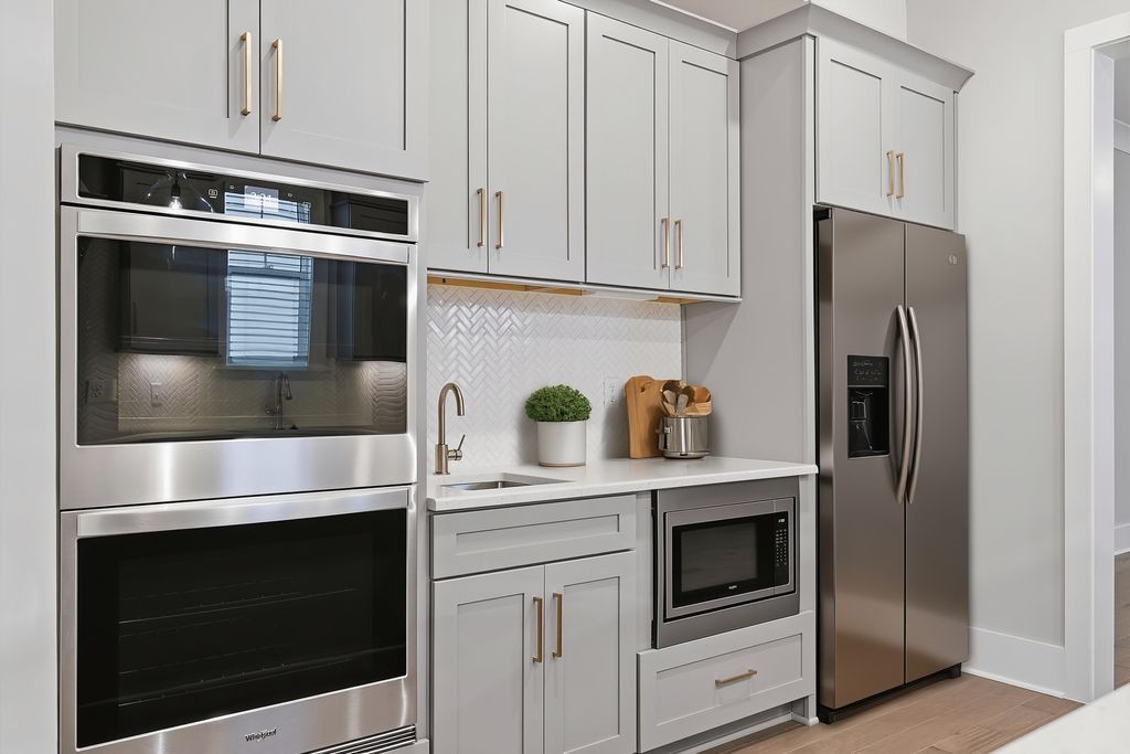 207 Fairground St Unit: 102