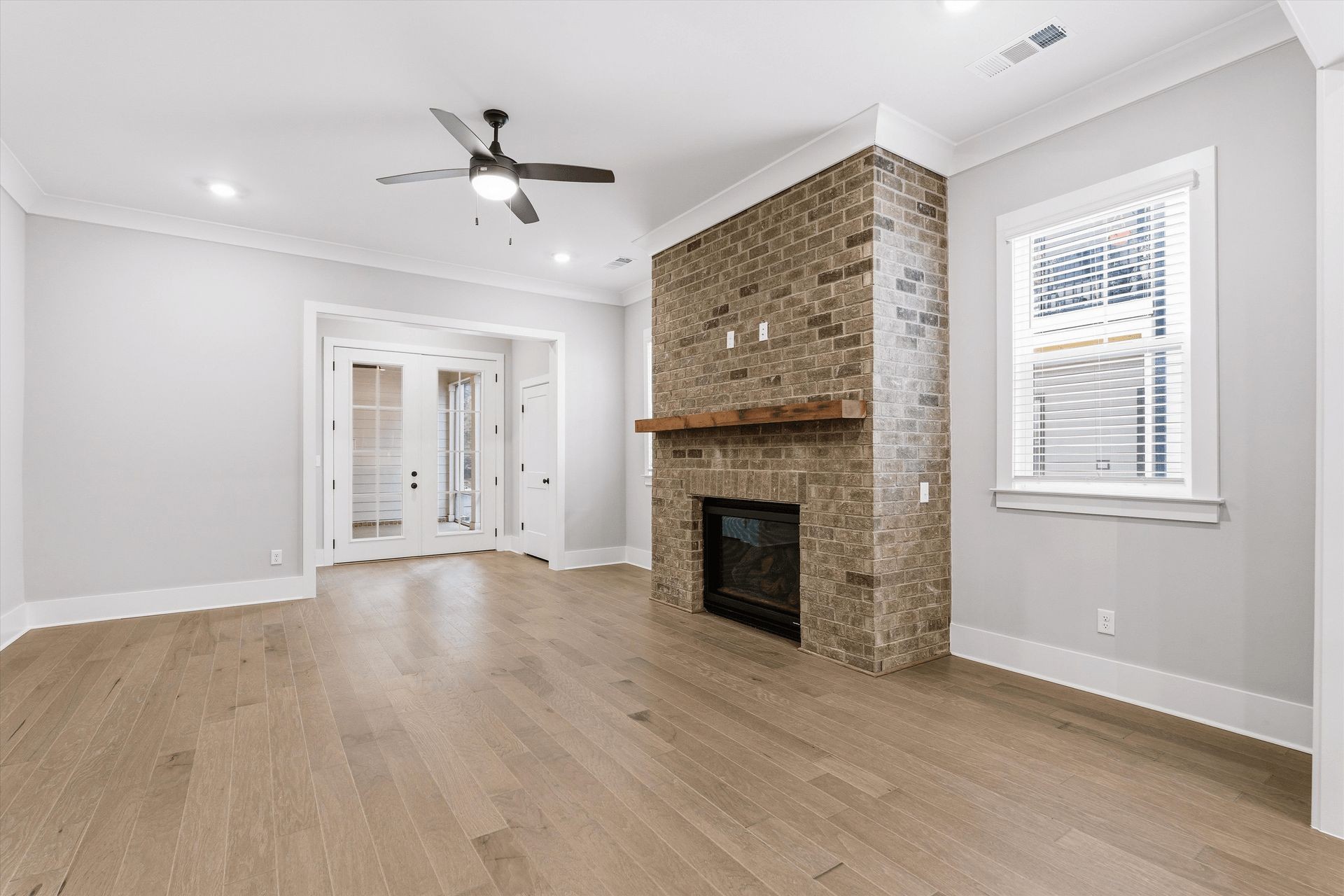 207 Fairground St Unit: 102