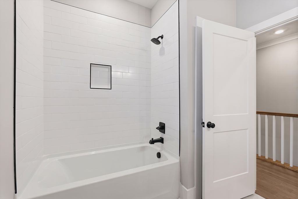 207 Fairground St Unit: 102