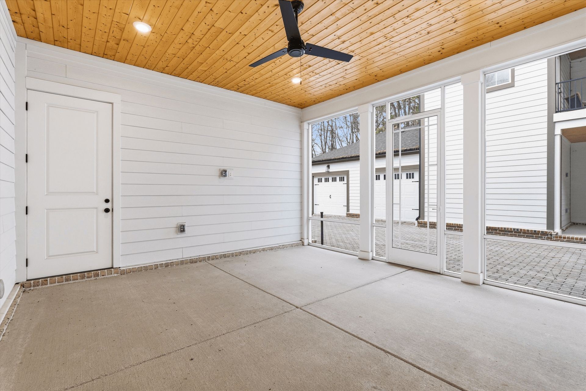 207 Fairground St Unit: 102