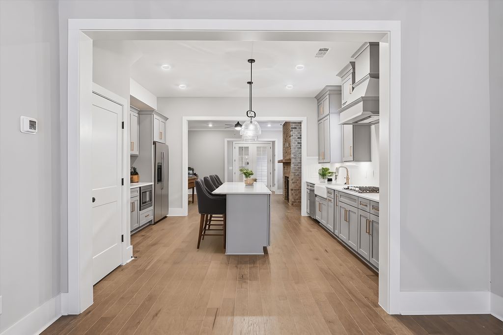 207 Fairground St Unit: 102