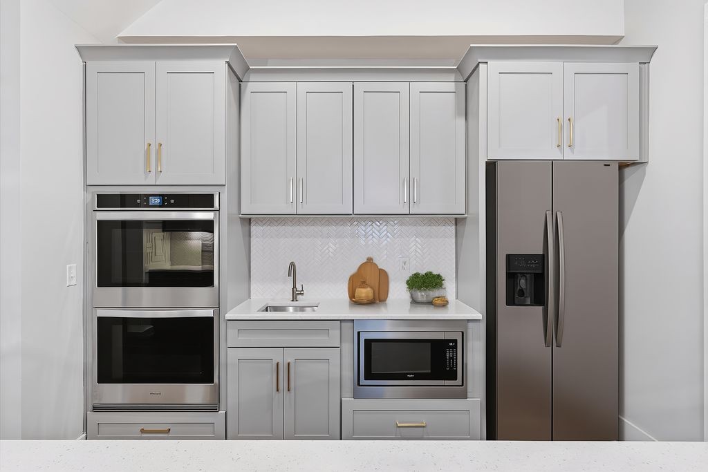 207 Fairground St Unit: 102