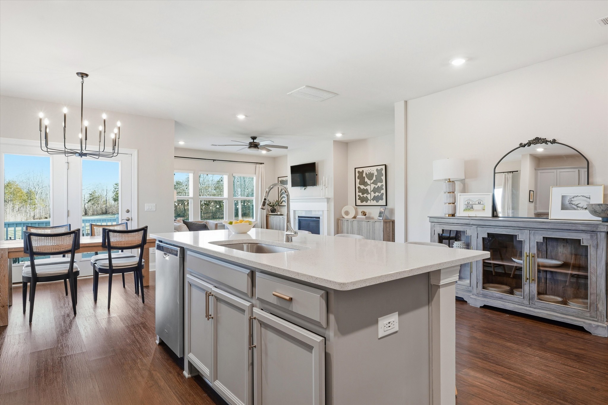 2479 Prairie Hill Dr