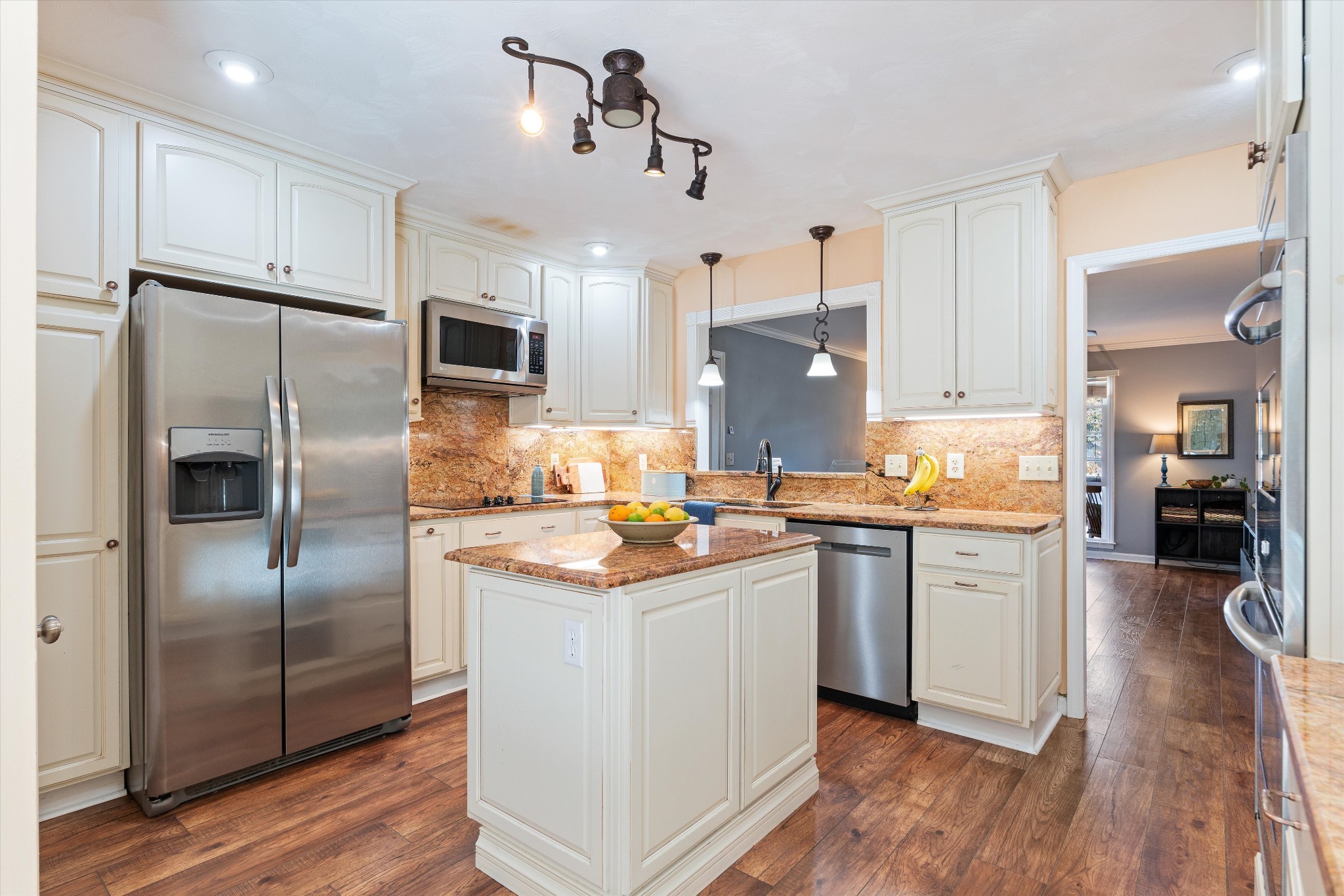 2019 Hidden Cove Rd
