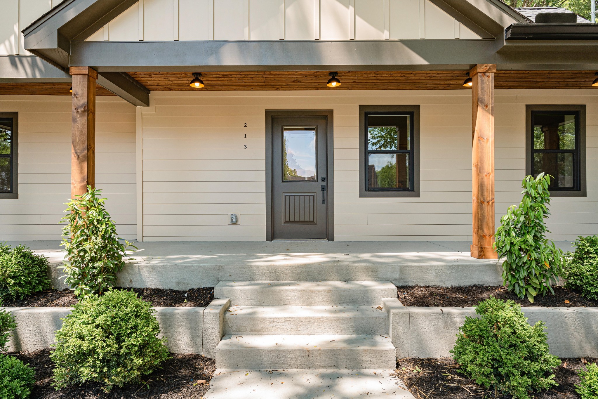 213 5th Ave