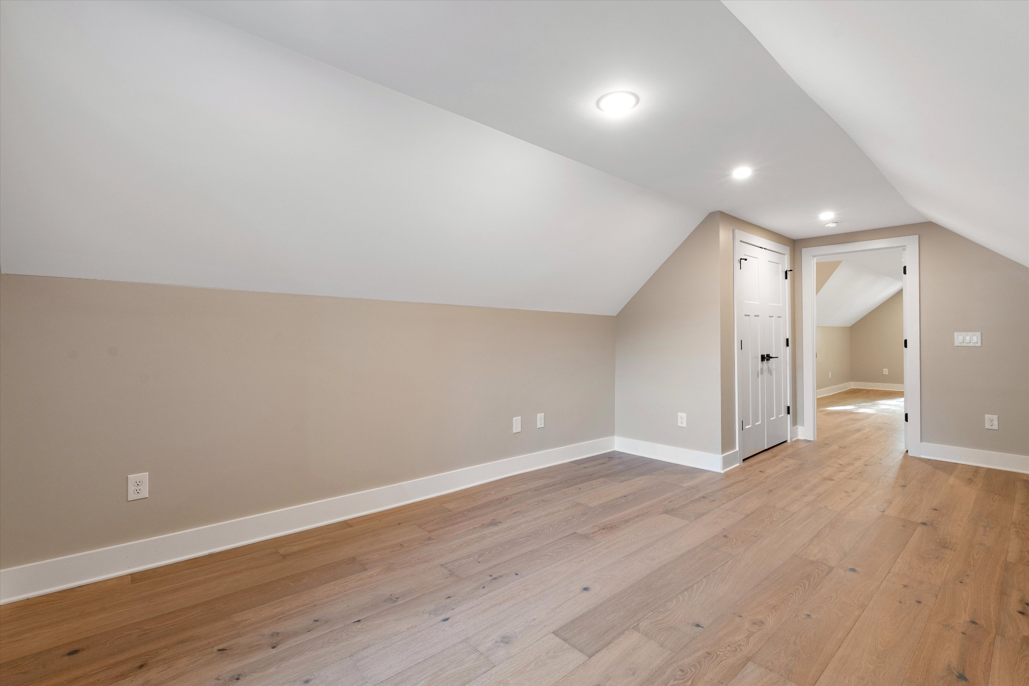 213 5th Ave