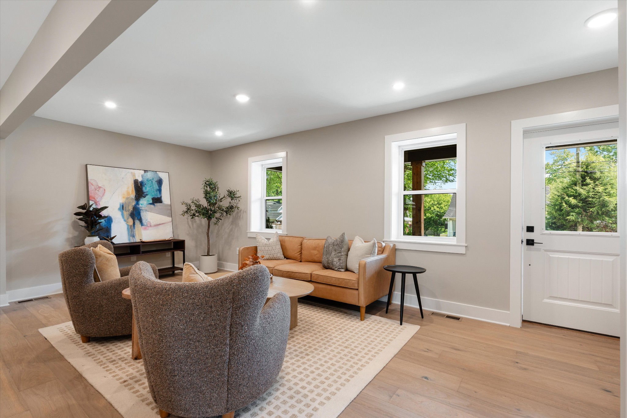 213 5th Ave