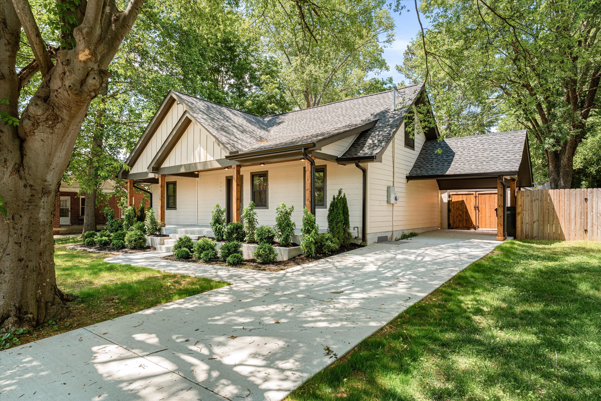 213 5th Ave