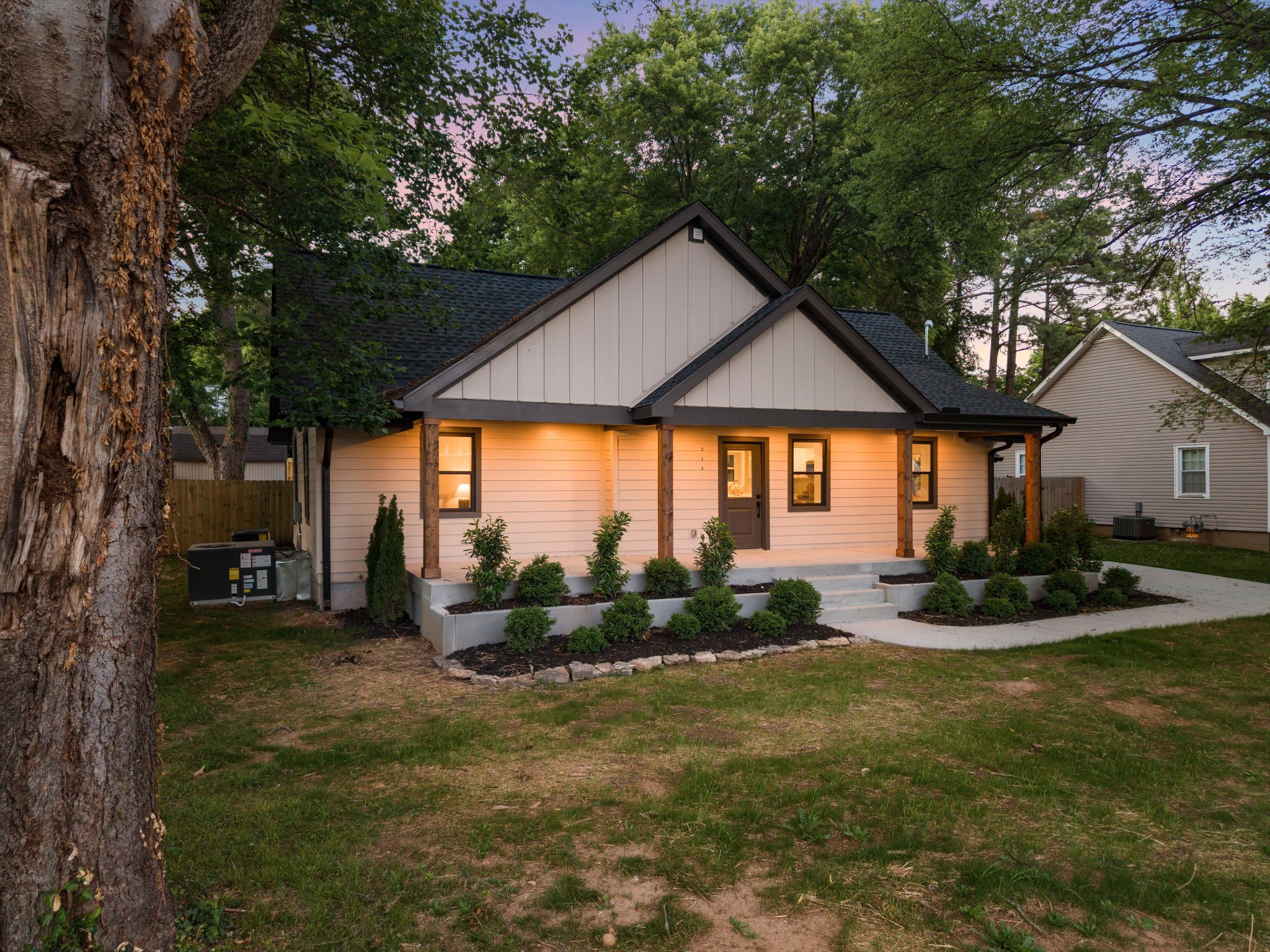 213 5th Ave
