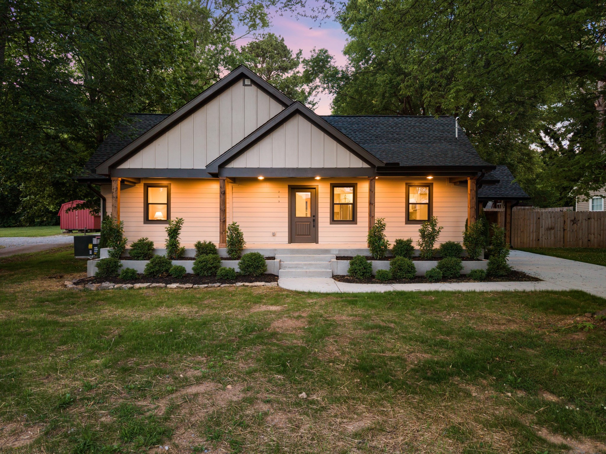 213 5th Ave