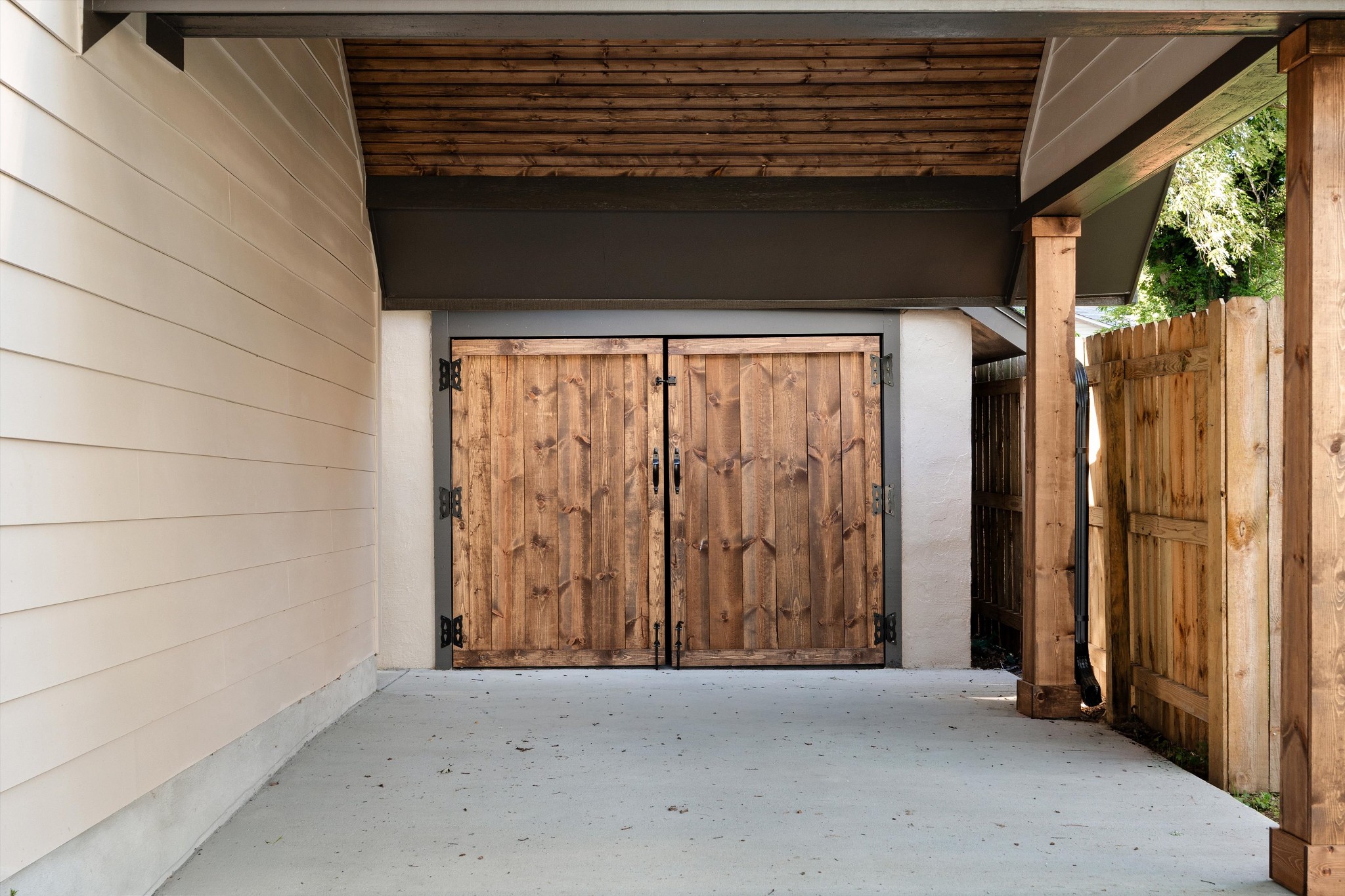 213 5th Ave