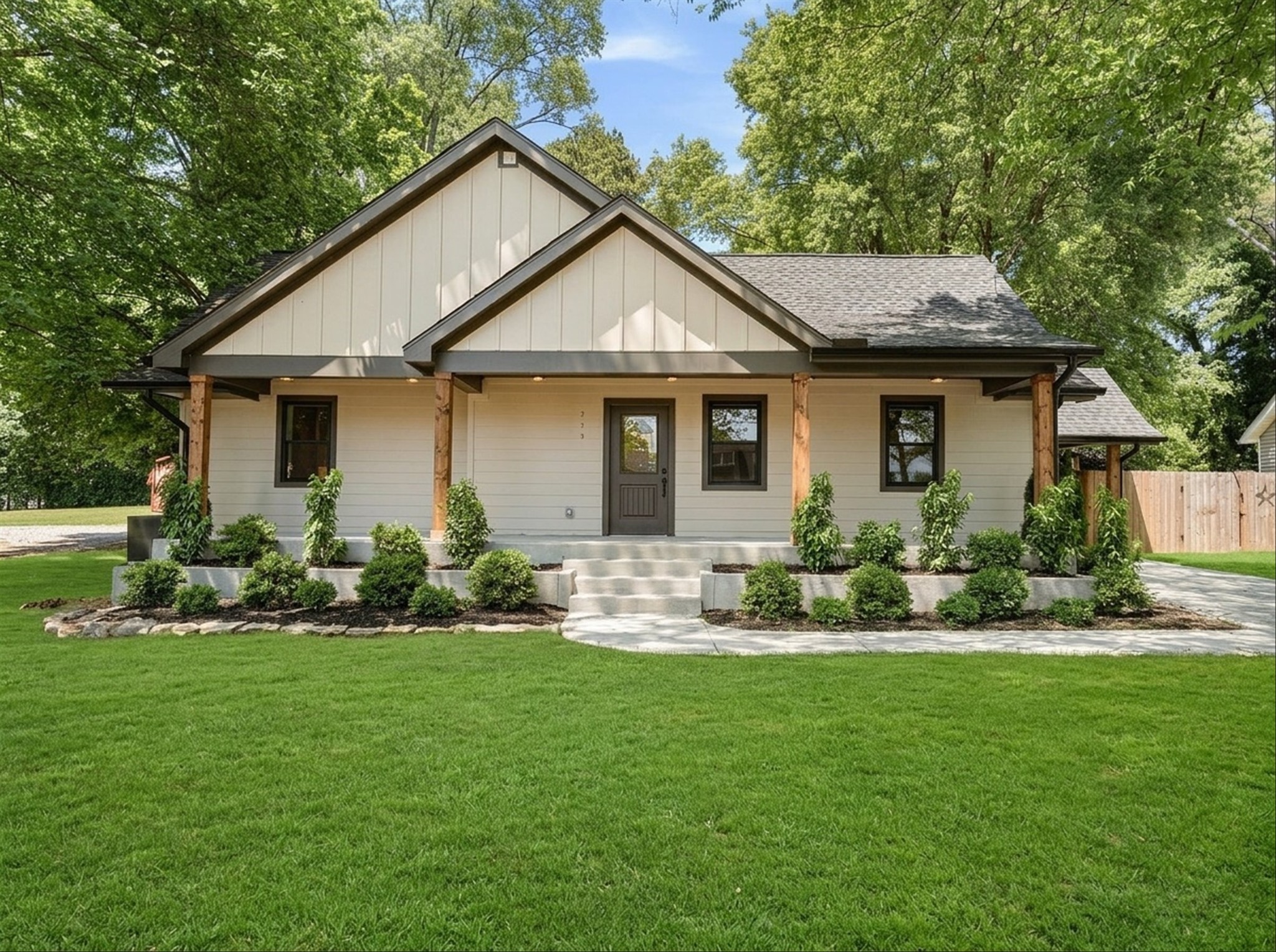 213 5th Ave