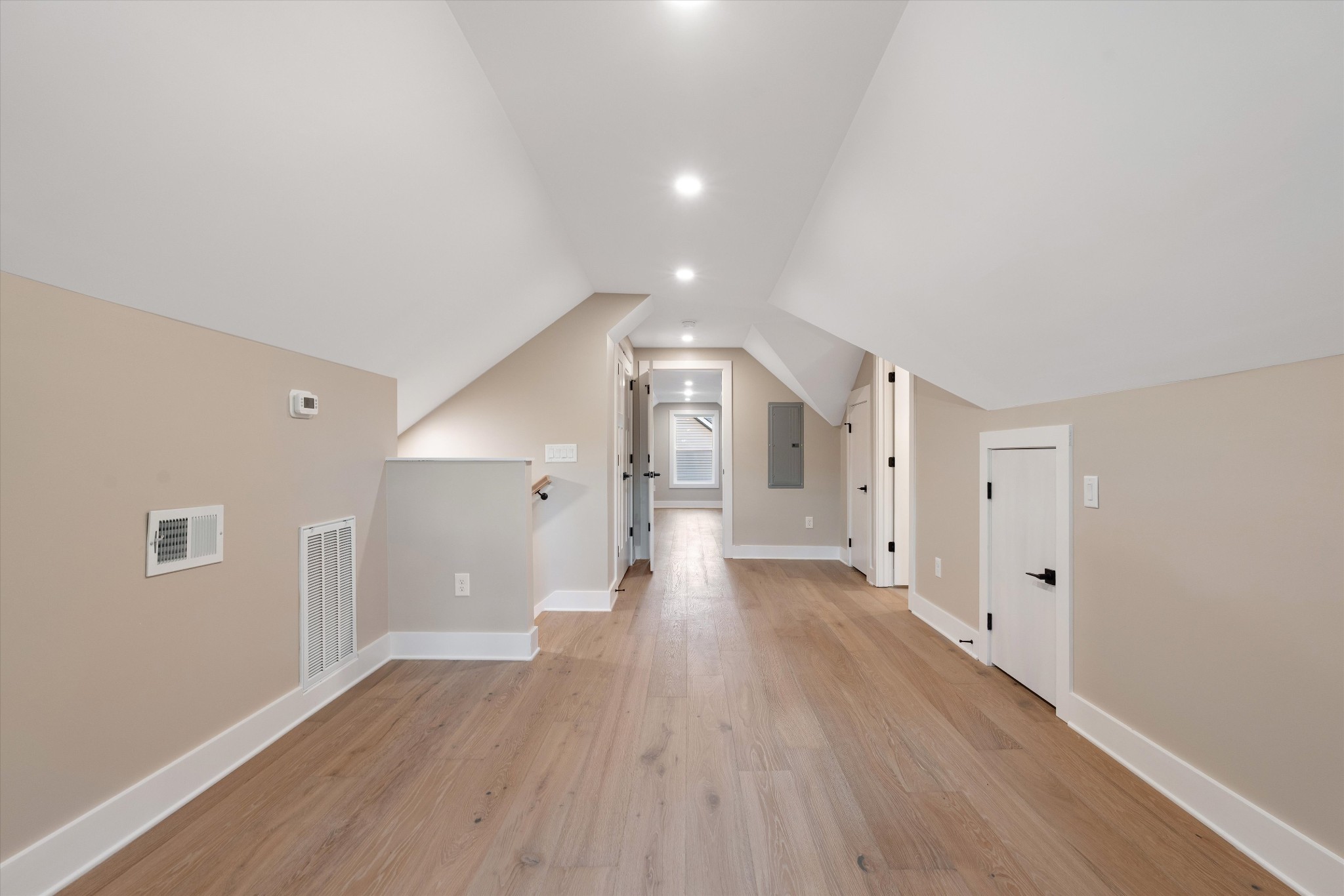 213 5th Ave