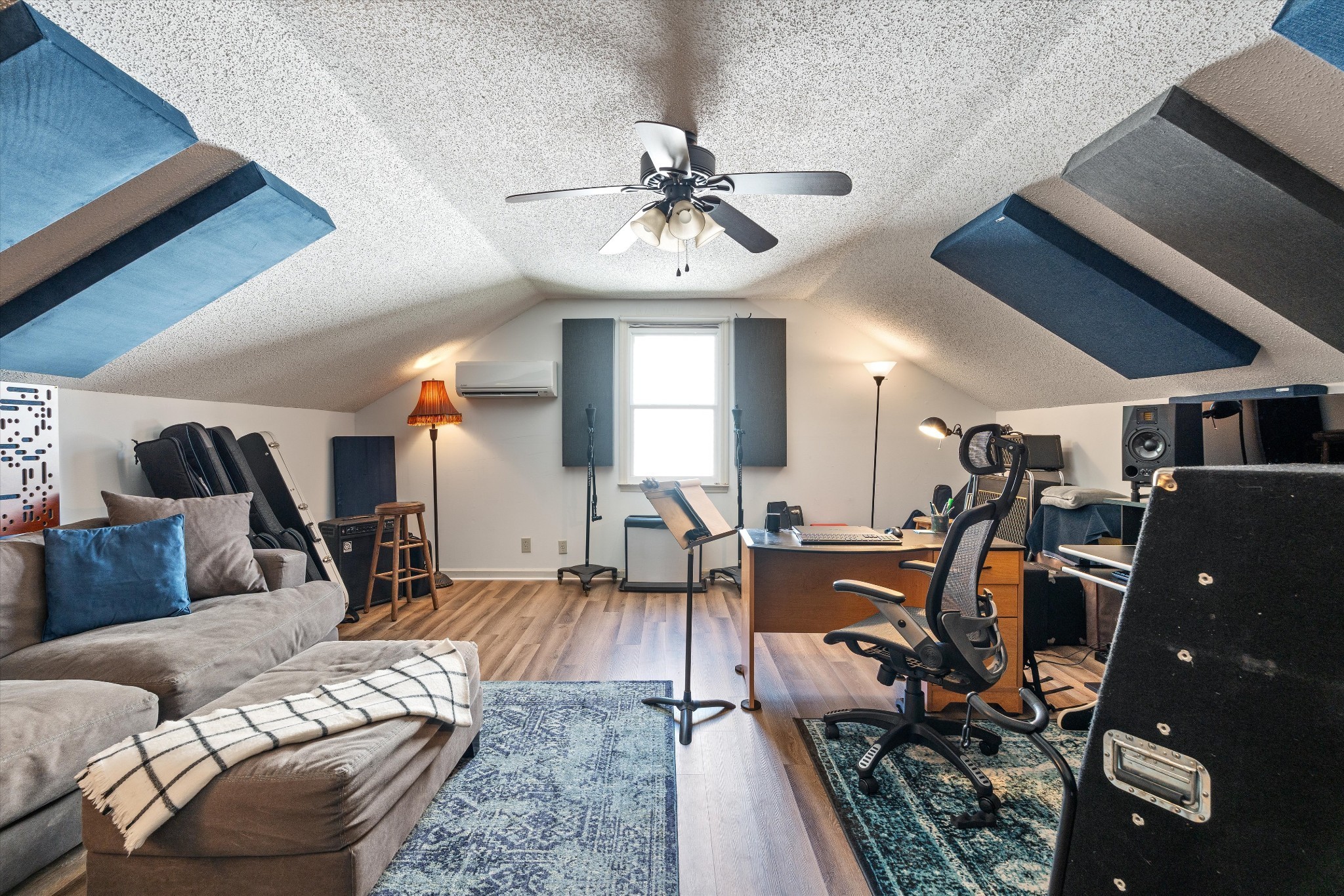 2019 Hidden Cove Rd