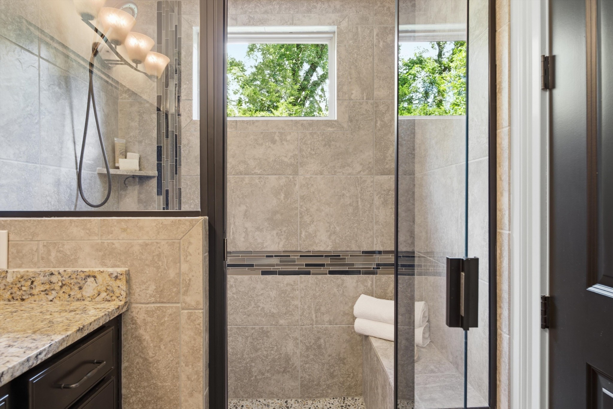 2230 Georgian Cir