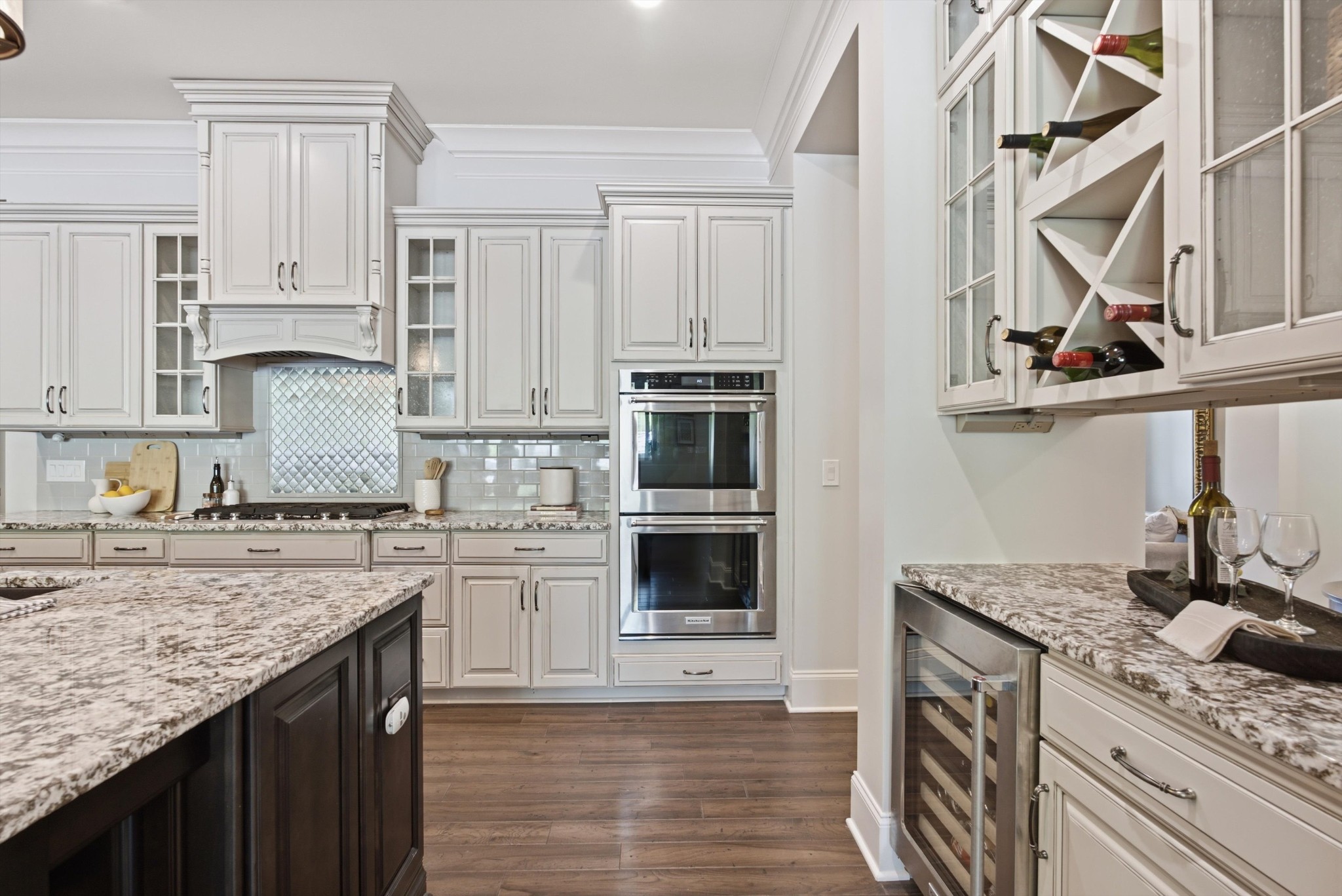 2230 Georgian Cir