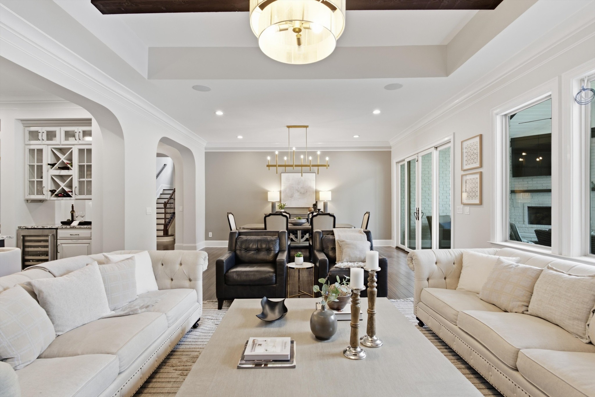 2230 Georgian Cir