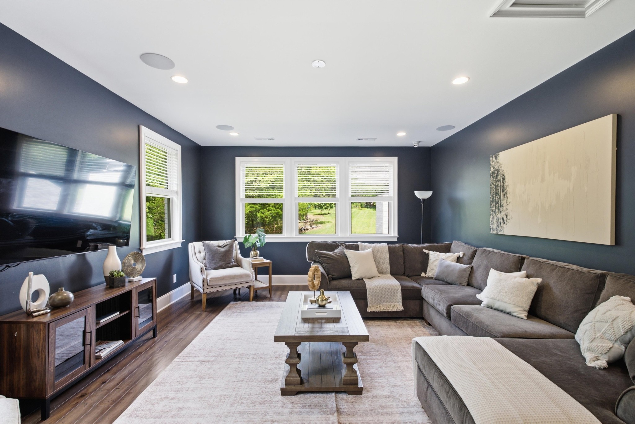 2230 Georgian Cir