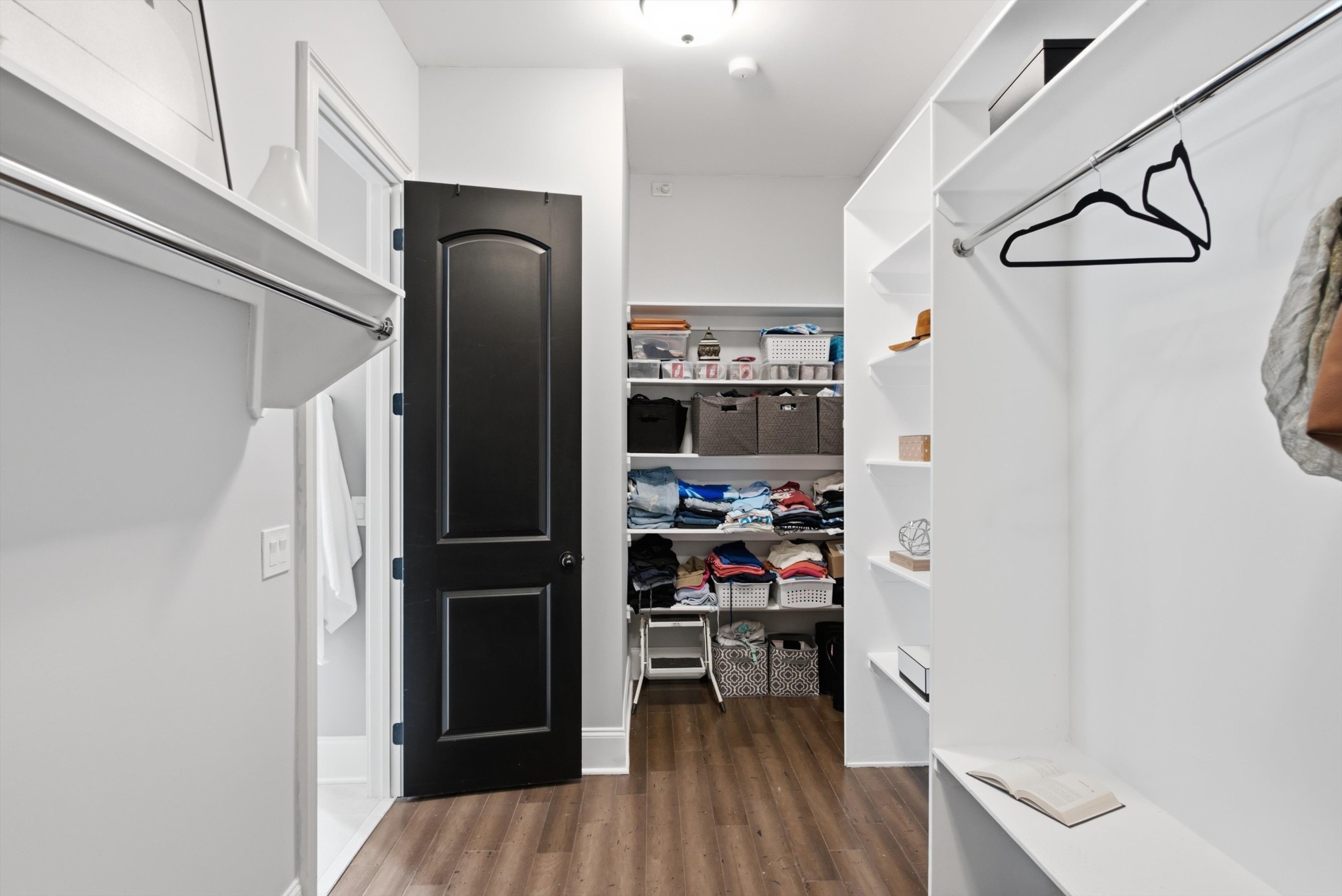 2230 Georgian Cir