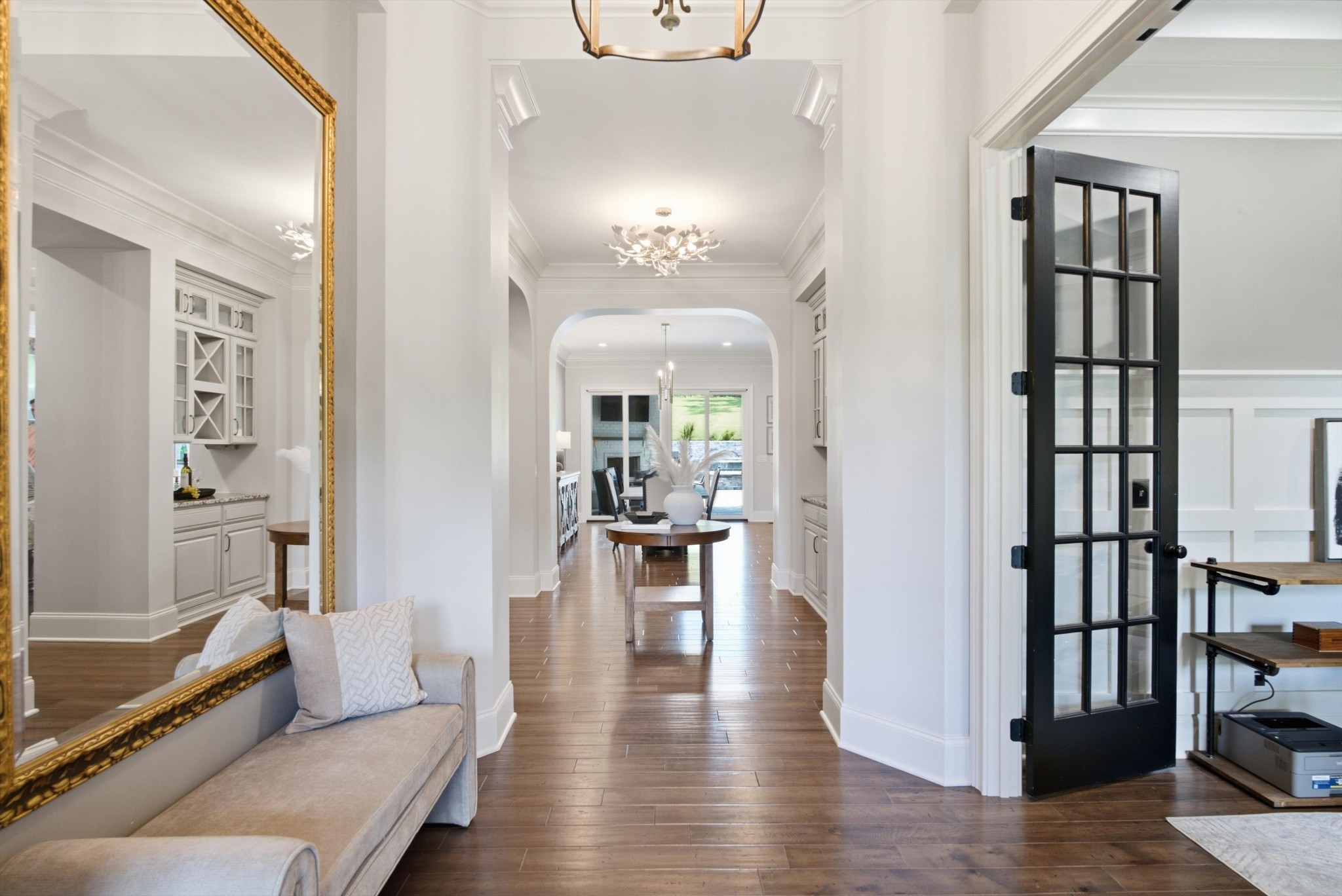 2230 Georgian Cir