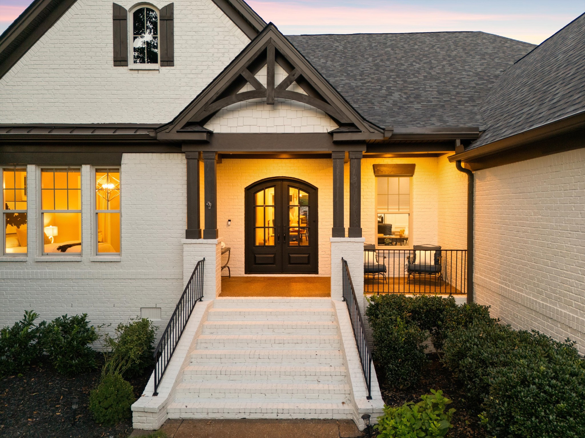 2230 Georgian Cir